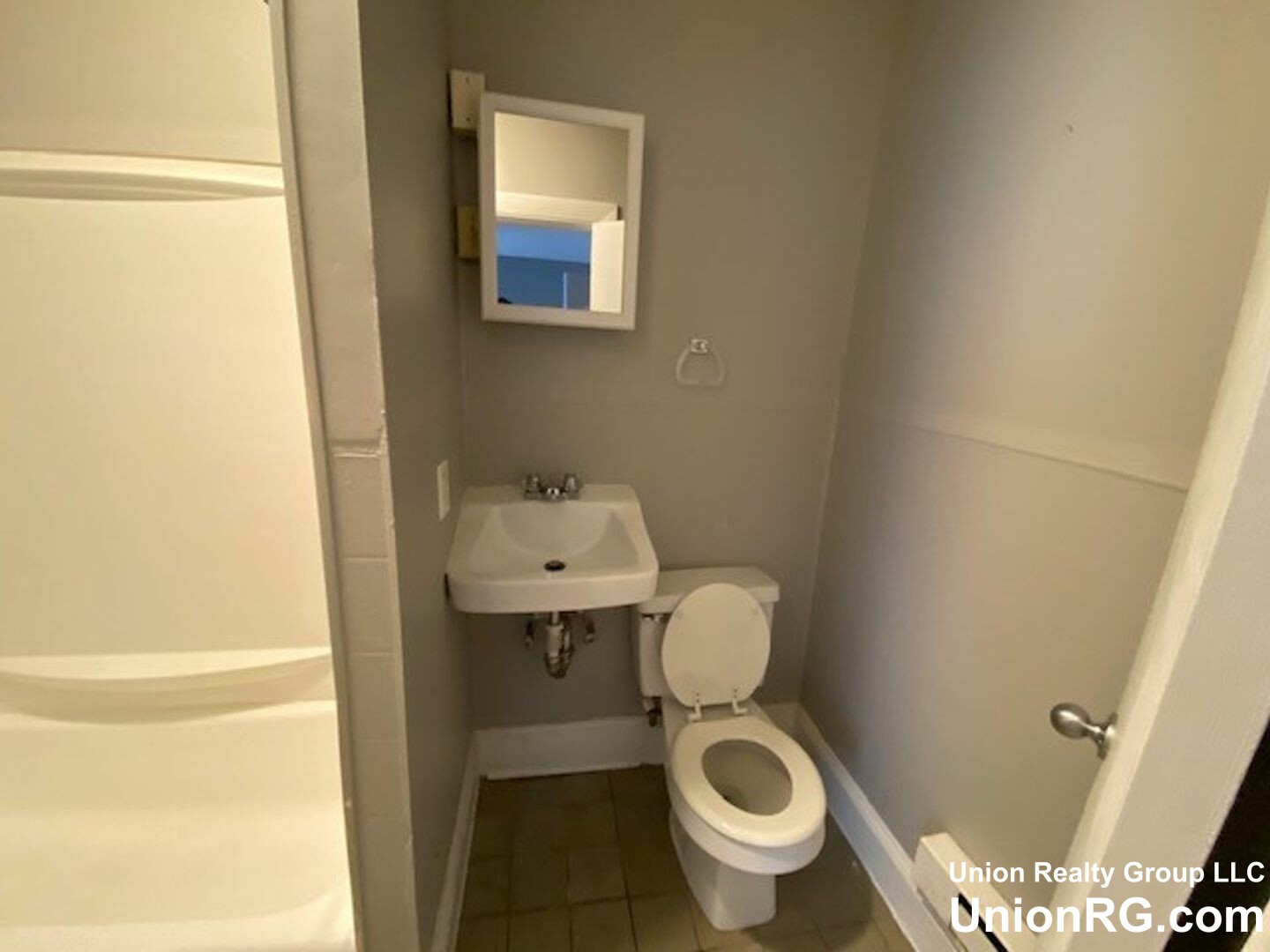 1 bed, 1 bath apartment for rent at 8 Beethoven St, Roxbury — photo 4 of 5