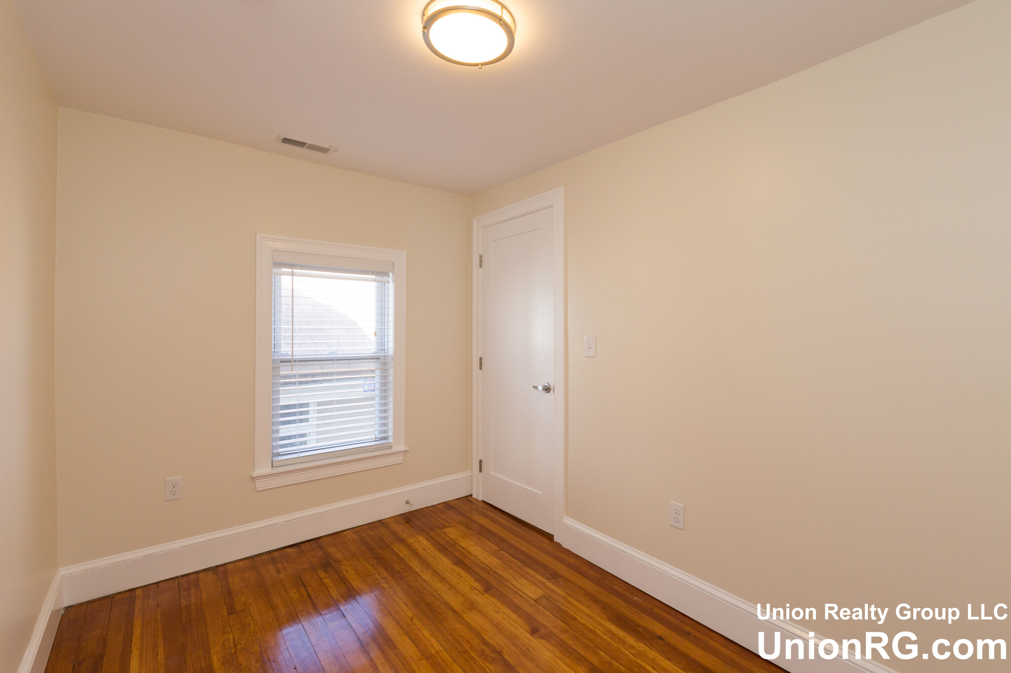4 bed, 3 bath apartment for rent at 11 Rock Valley Ave Unit 1, Everett — photo 6 of 25