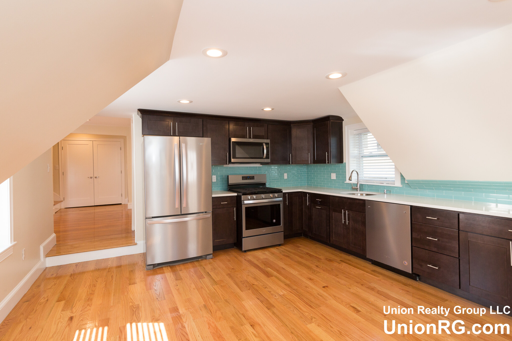 4 bed, 3 bath apartment for rent at 11 Rock Valley Ave Unit 1, Everett