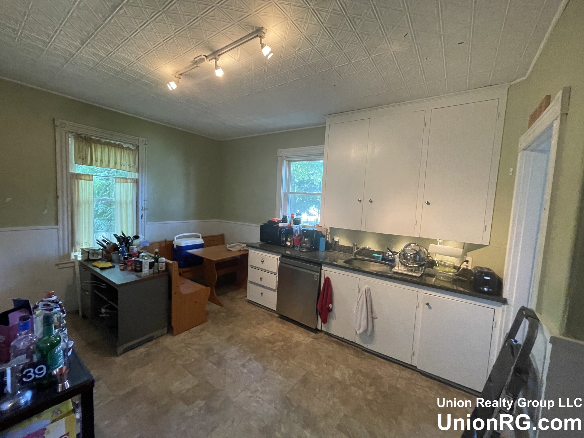 2 bed, 1 bath apartment for rent at 64 Surrey St Unit 1, Brighton — photo 2 of 16