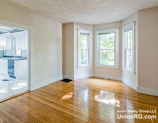 2 bed, 1 bath apartment for rent at 22 Minot Pl Unit 2, Newtonville — photo 4 of 11