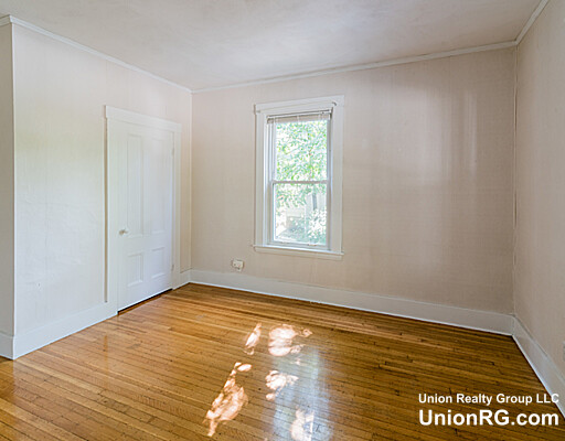 2 bed, 1 bath apartment for rent at 22 Minot Pl Unit 2, Newtonville — photo 6 of 11