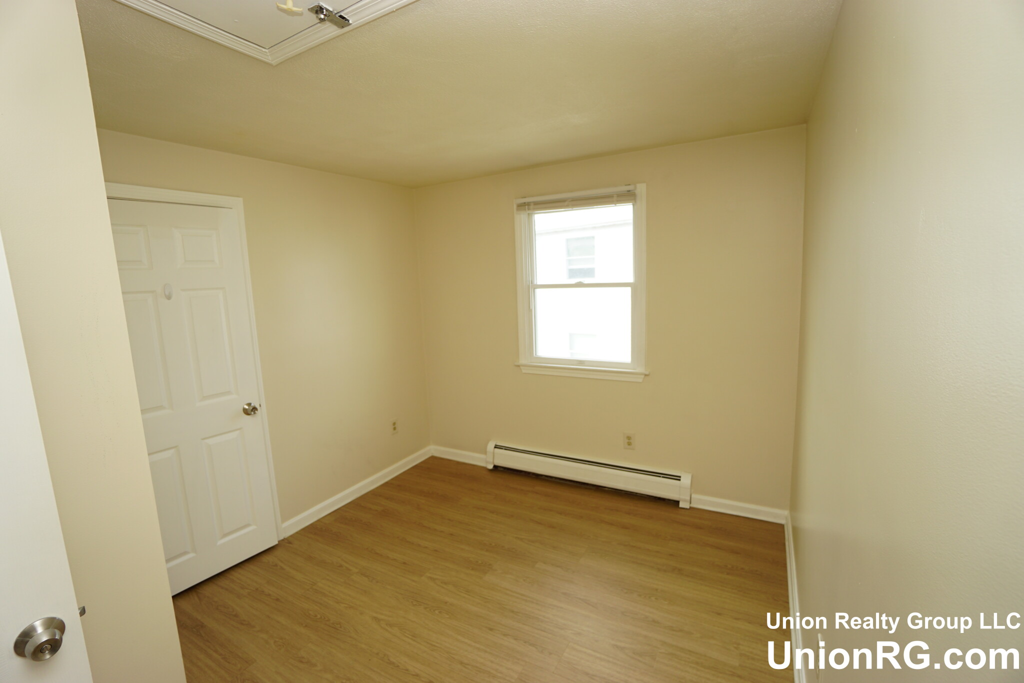 3 bed, 1 bath apartment for rent at 17 Christina Cir, Everett — photo 6 of 10