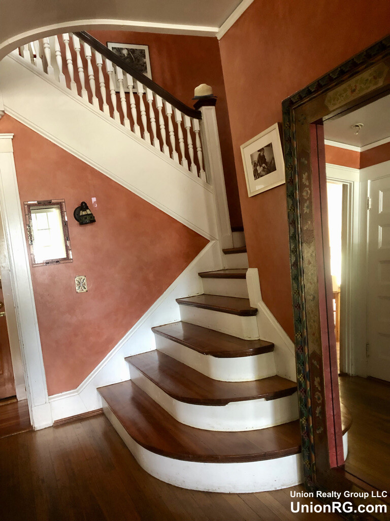 4 bed, 1.5 bath apartment for rent at 24 Central St Unit 1, Somerville — photo 5 of 18