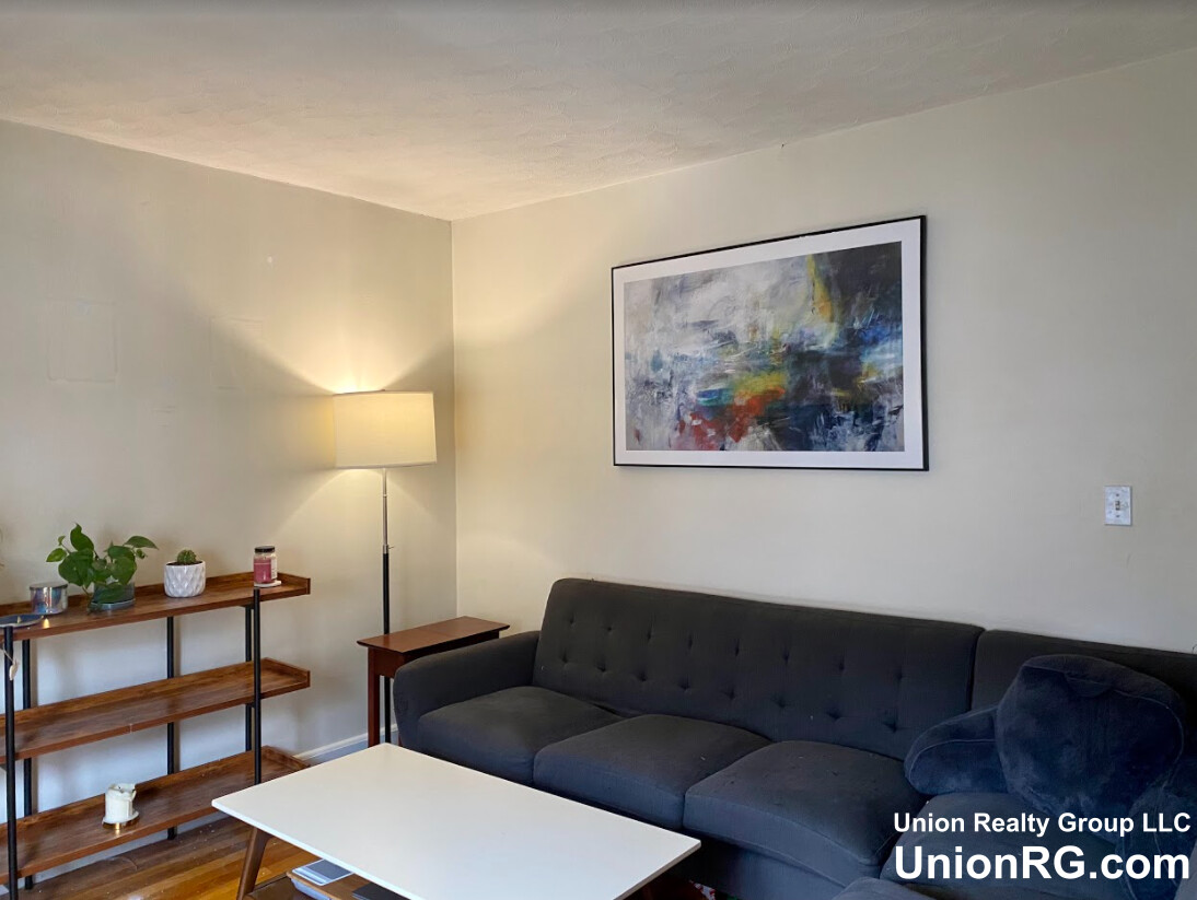 2 bed, 1 bath apartment for rent at 24 Brock St Unit 1A, Brighton — photo 4 of 10