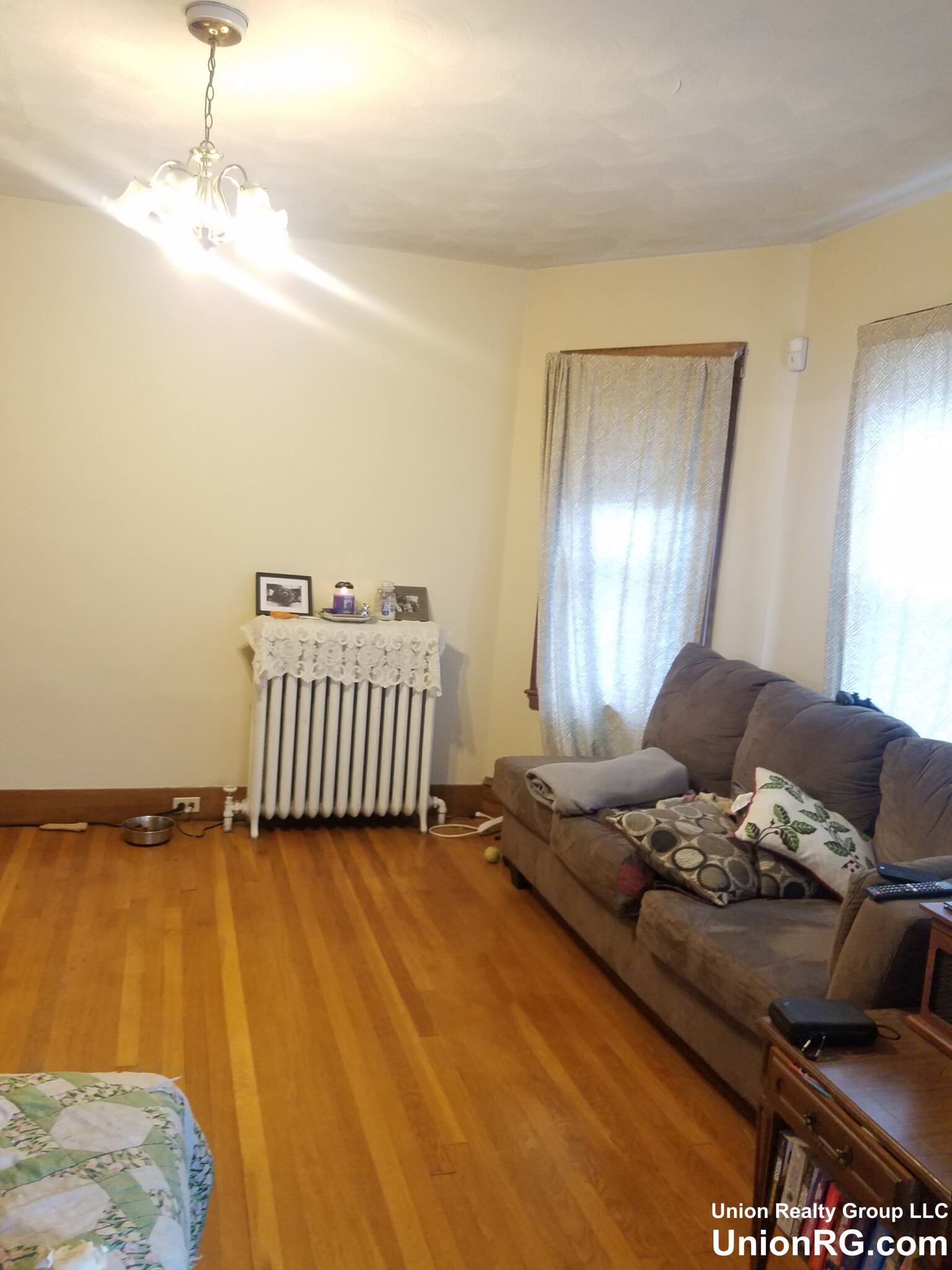 2 bed, 1 bath apartment for rent at 141-143 Willow St Unit 141, West Roxbury — photo 3 of 7
