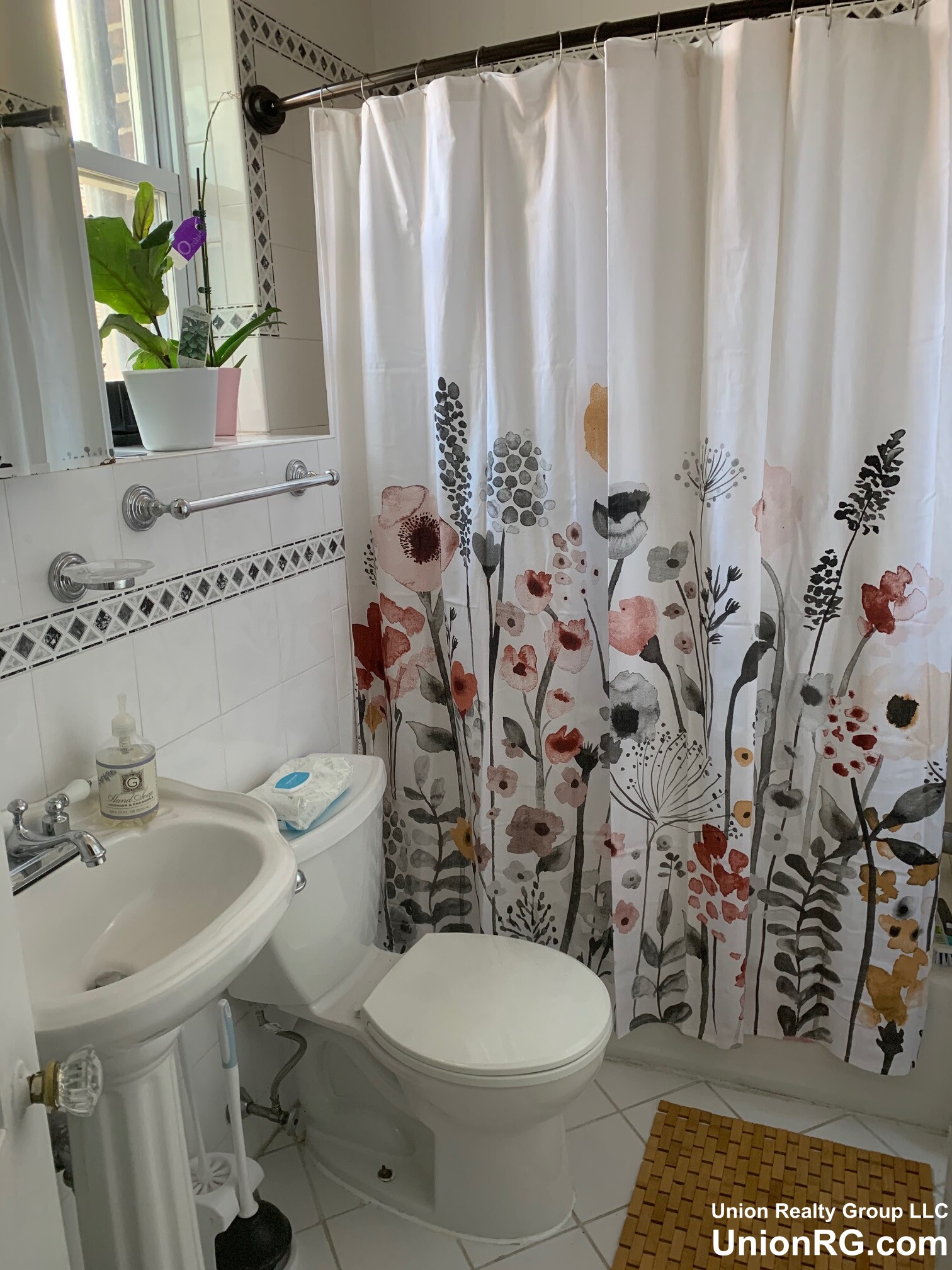 2 bed, 1 bath apartment for rent at 1477 Beacon St Unit 40, Coolidge Corner — photo 11 of 12