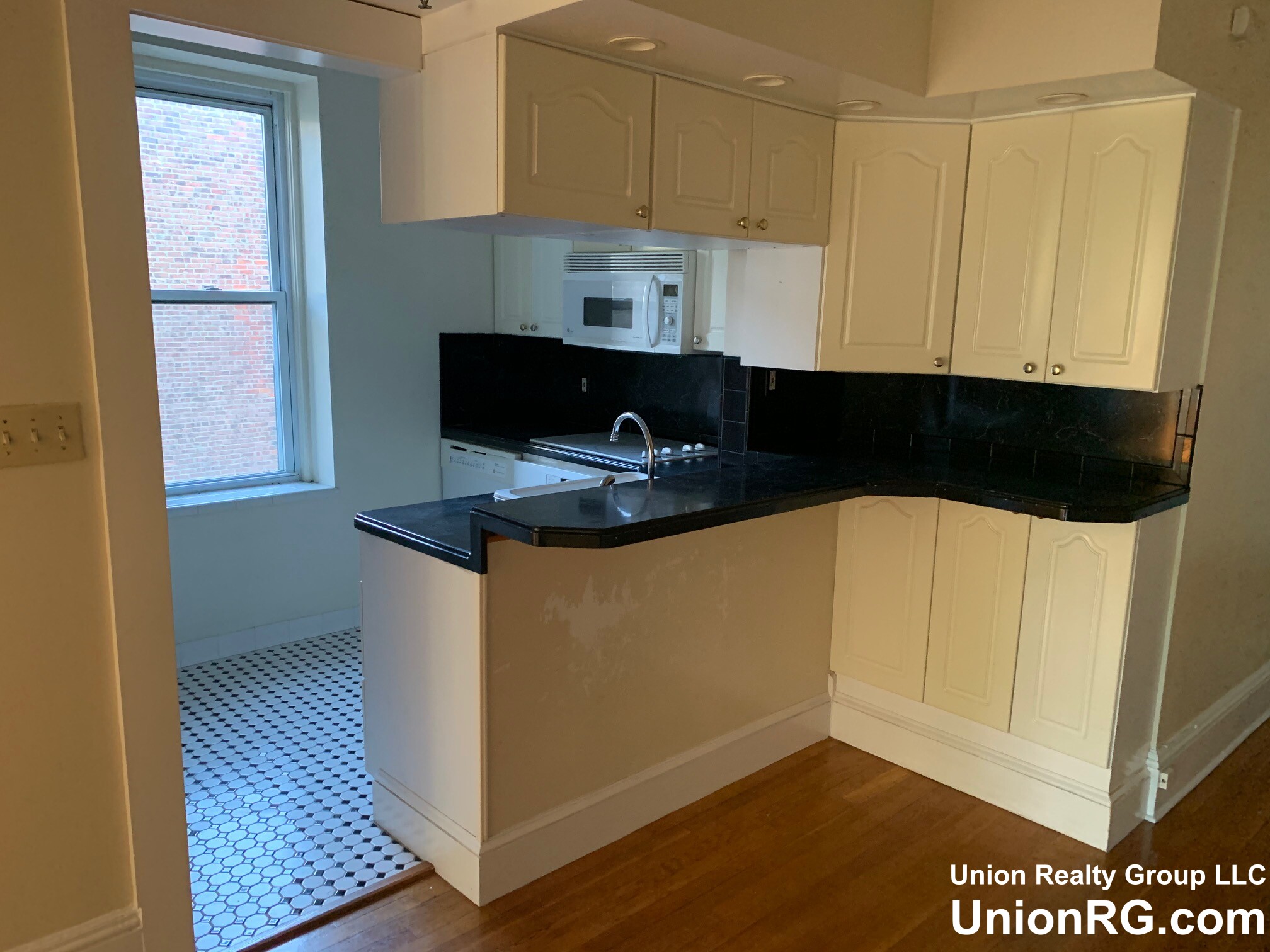 2 bed, 1 bath apartment for rent at 1477 Beacon St Unit 40, Coolidge Corner — photo 1 of 12