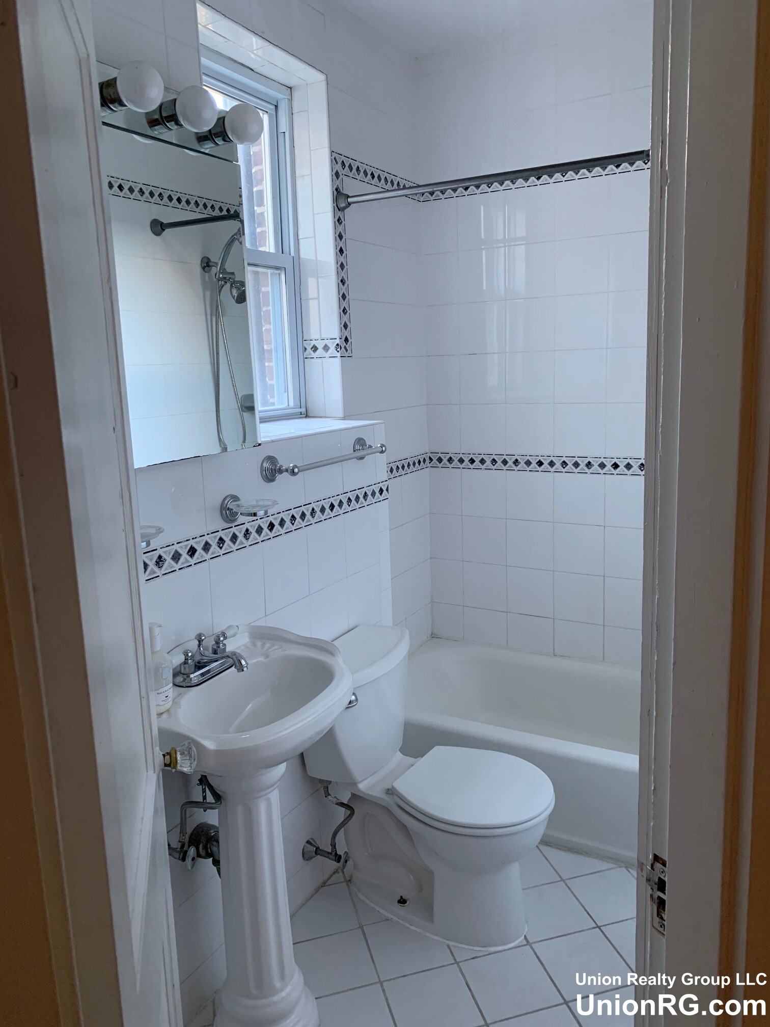 2 bed, 1 bath apartment for rent at 1477 Beacon St Unit 40, Coolidge Corner — photo 8 of 12