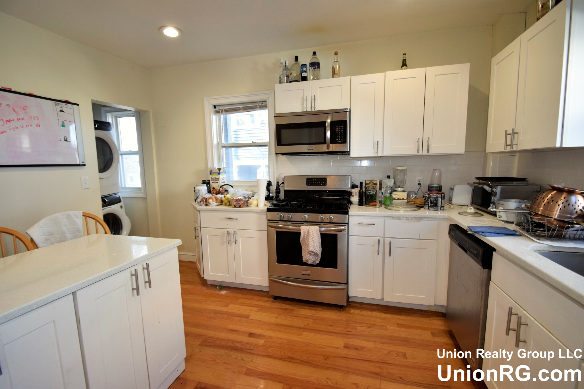 3 bed, 2 bath apartment for rent at 9 Winter Unit 1, Medford — photo 2 of 13