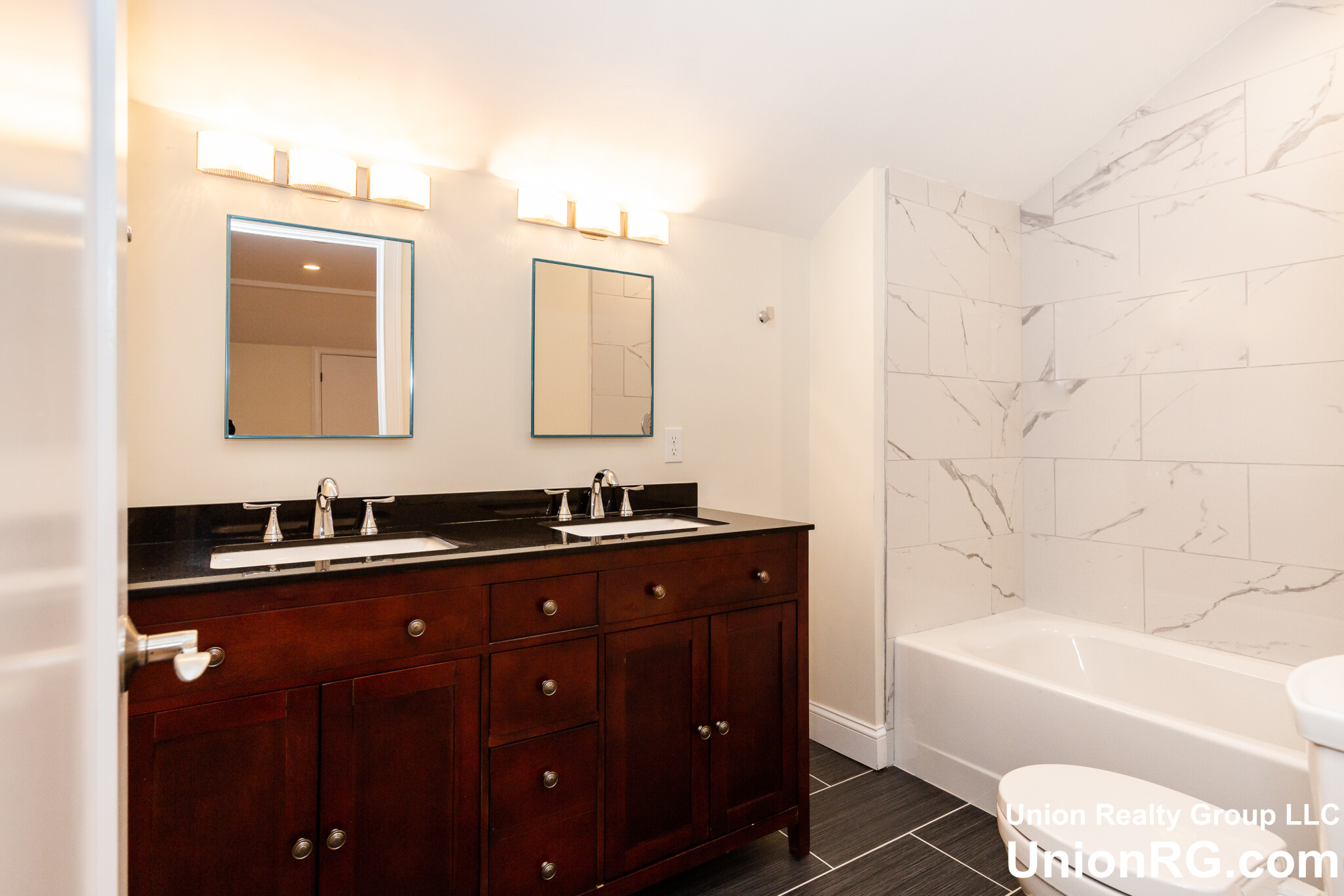 51 Fulton St, Medford