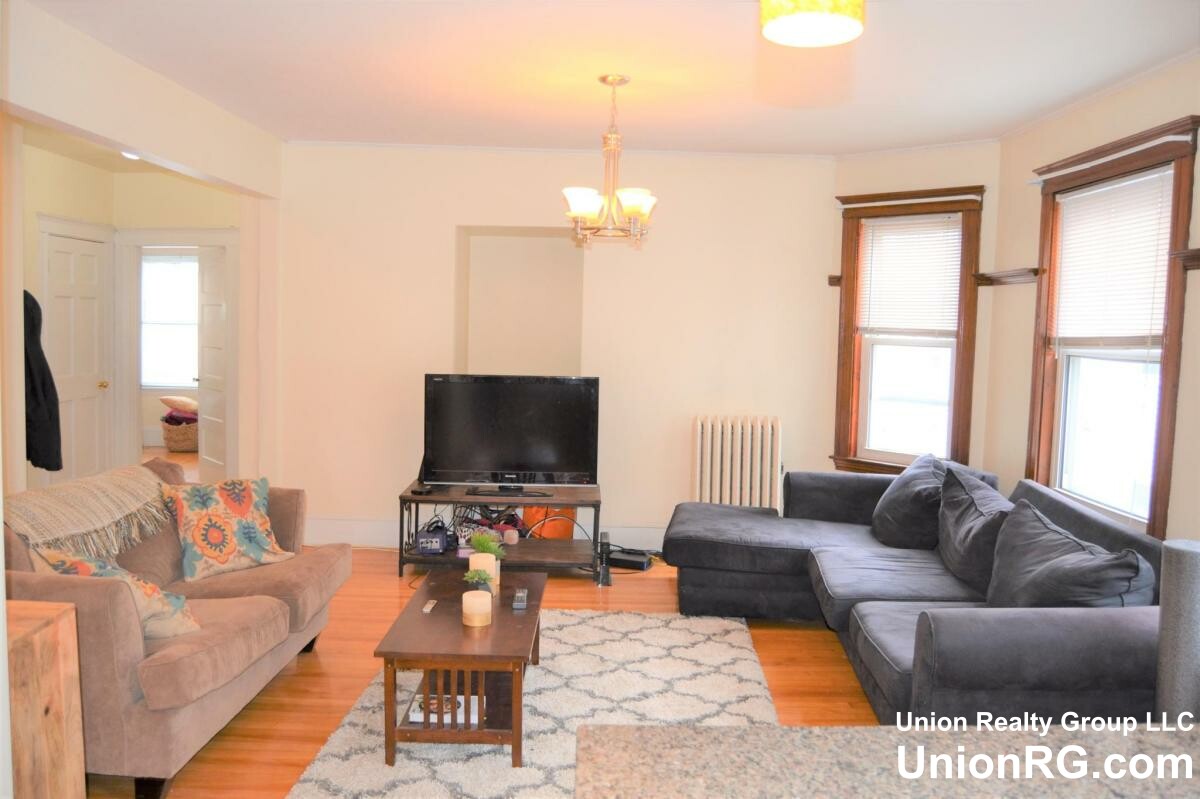 331 Faneuil St, Brighton