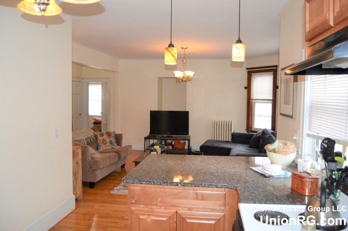 331 Faneuil St, Brighton