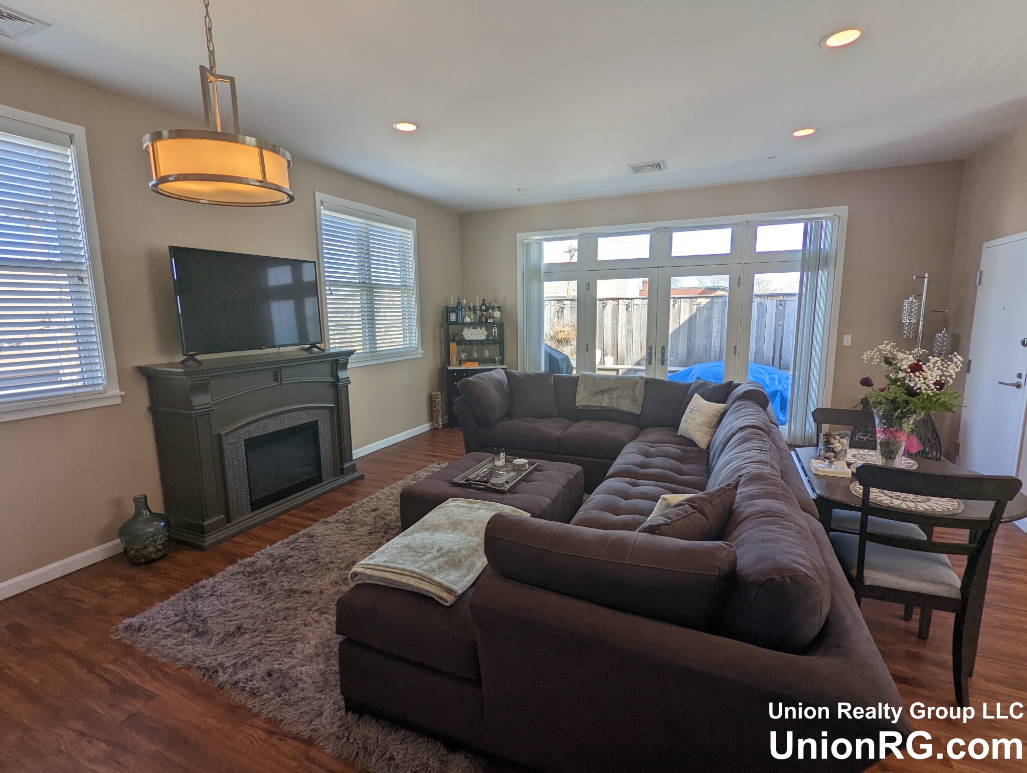 2 bed, 1 bath apartment for rent at 107 Elm St Unit 302, West Newton — photo 2 of 10