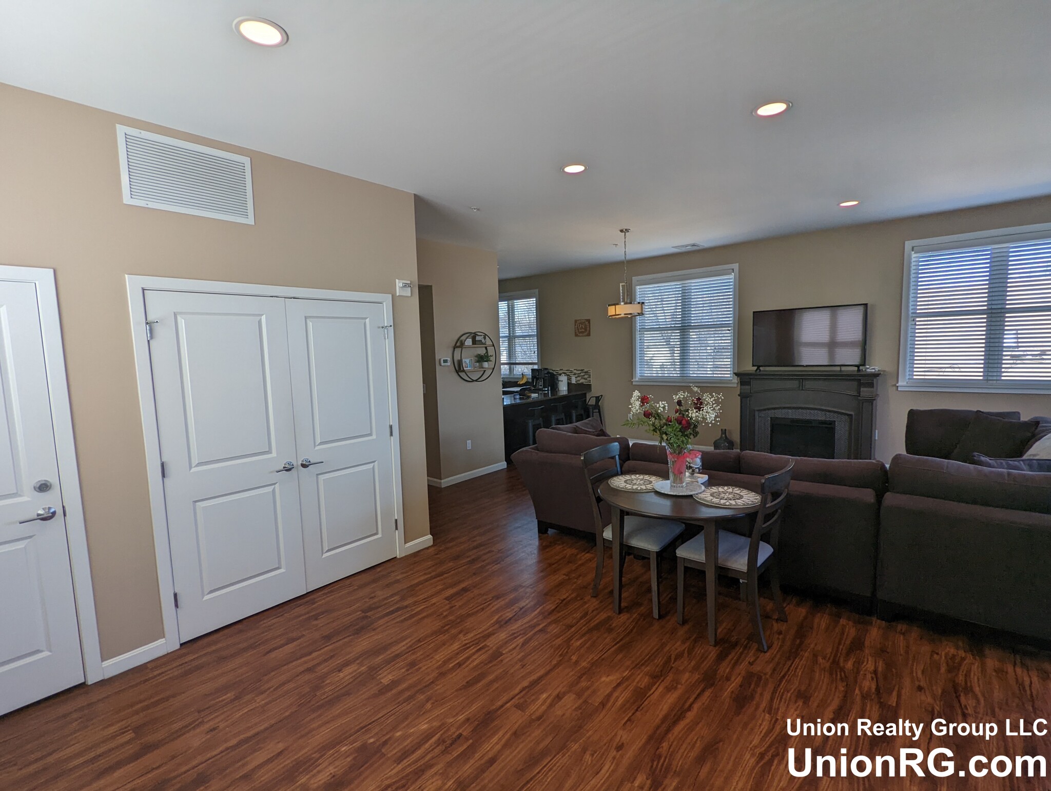 2 bed, 1 bath apartment for rent at 107 Elm St Unit 302, West Newton — photo 3 of 10