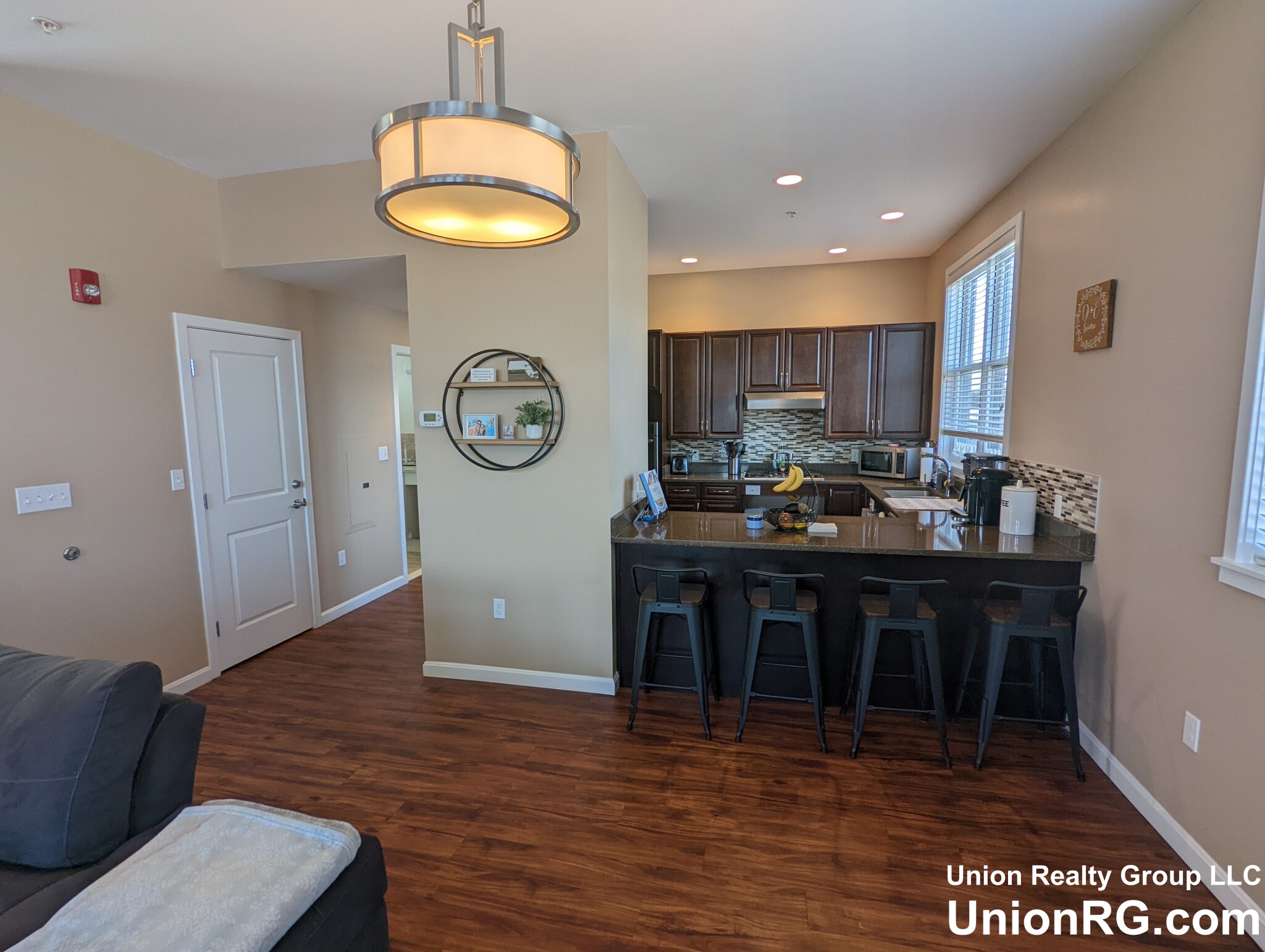 2 bed, 1 bath apartment for rent at 107 Elm St Unit 302, West Newton — photo 5 of 10