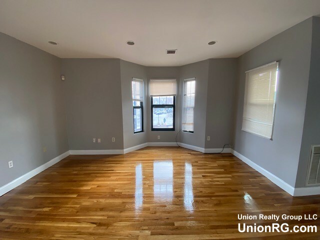 573 Dorchester Ave, Dorchester