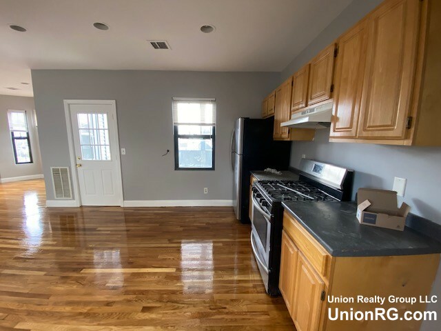 573 Dorchester Ave, Dorchester