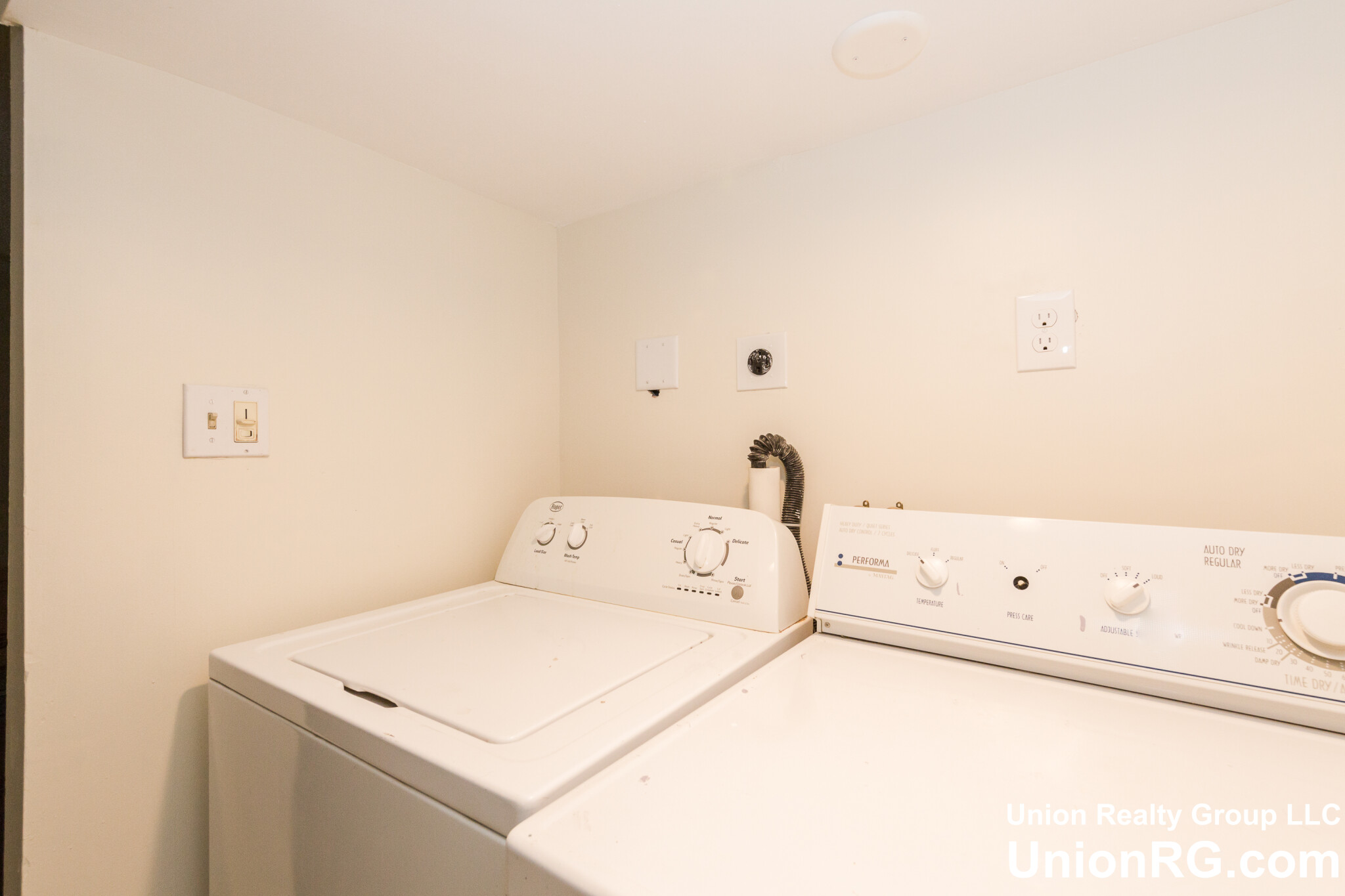 126 Monument St, Medford