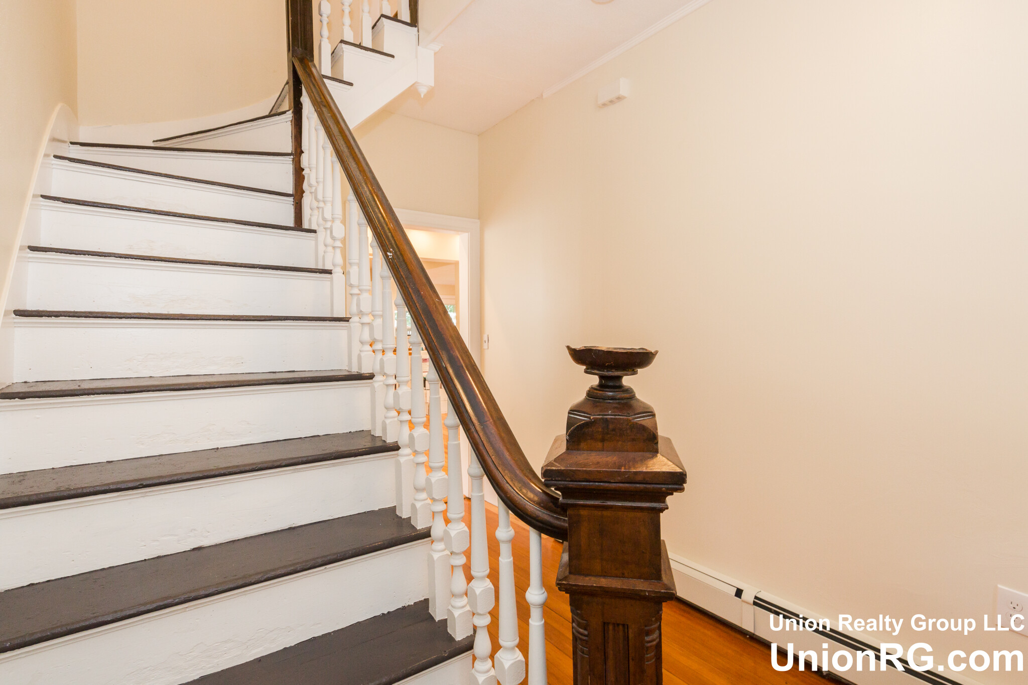 126 Monument St, Medford