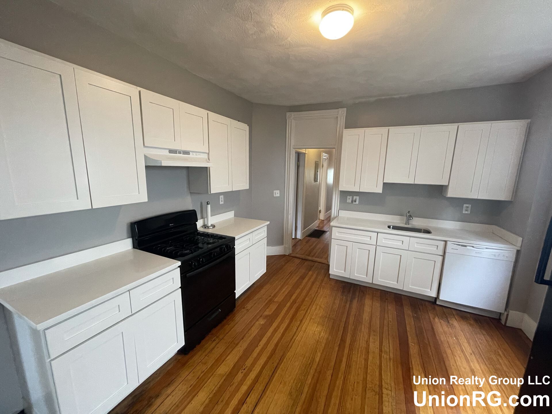 11 Sunset St, Mission Hill