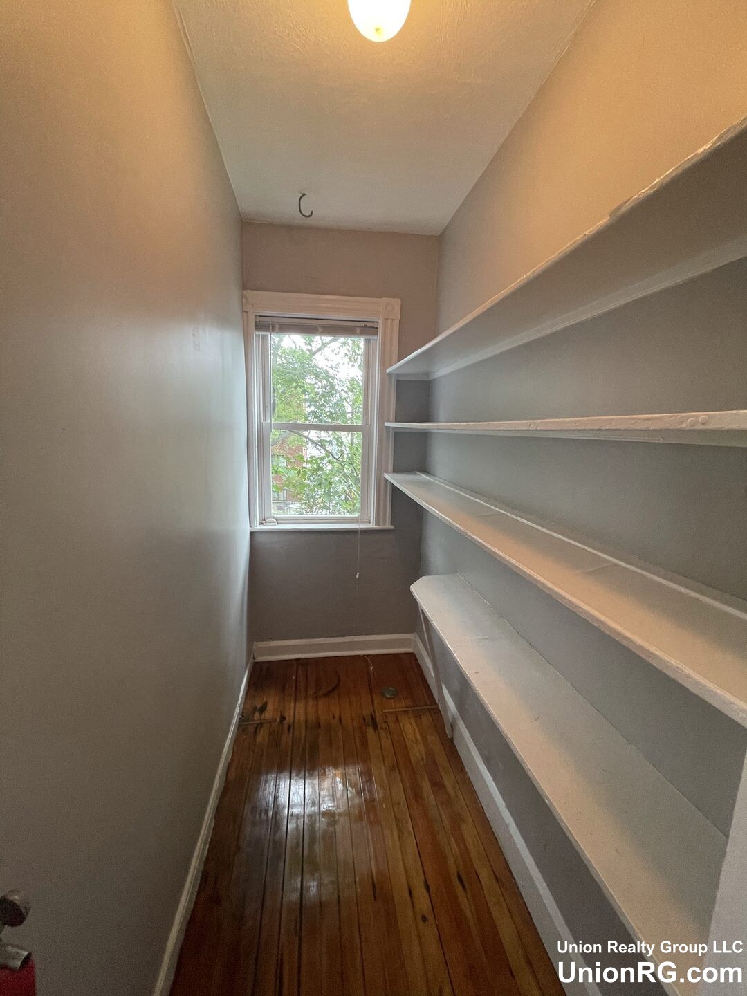 11 Sunset St, Mission Hill