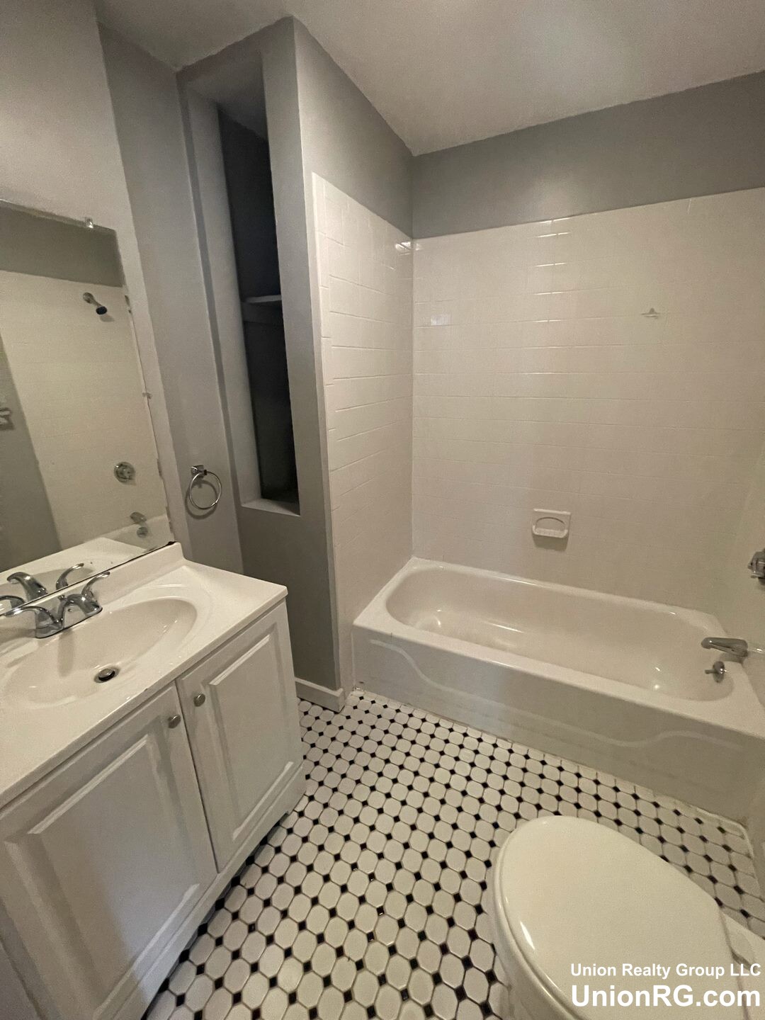 11 Sunset St, Mission Hill