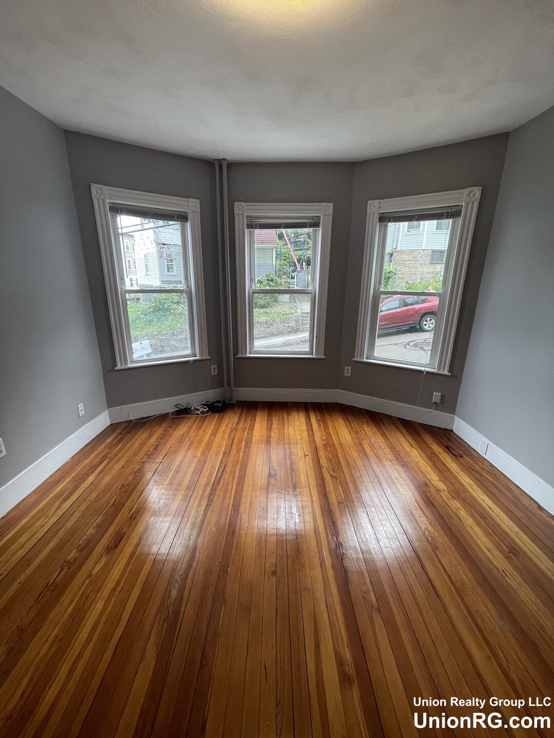 11 Sunset St, Mission Hill