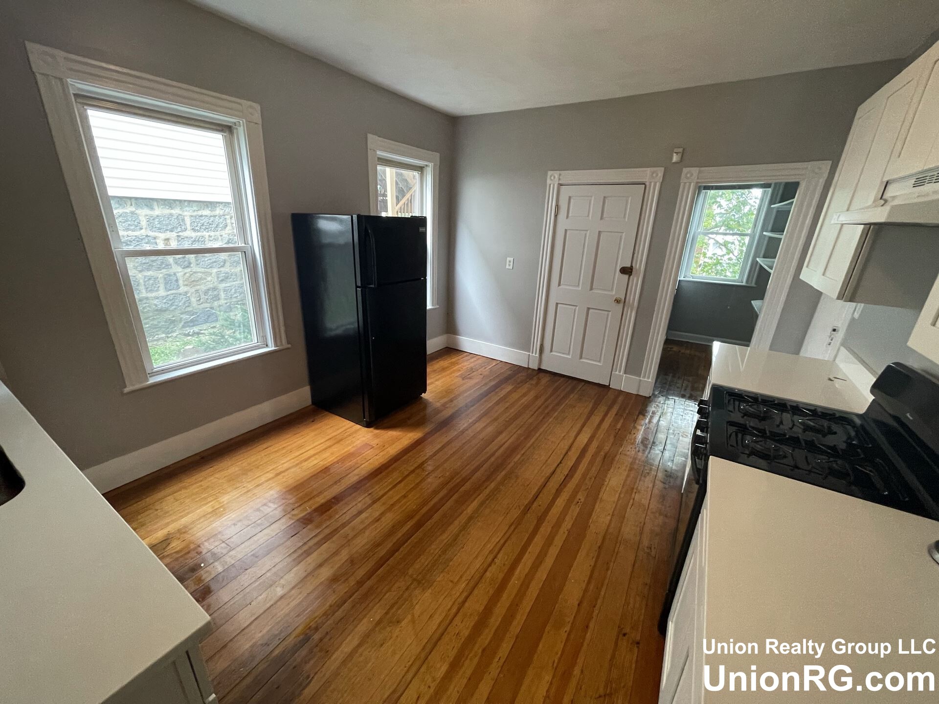 11 Sunset St, Mission Hill