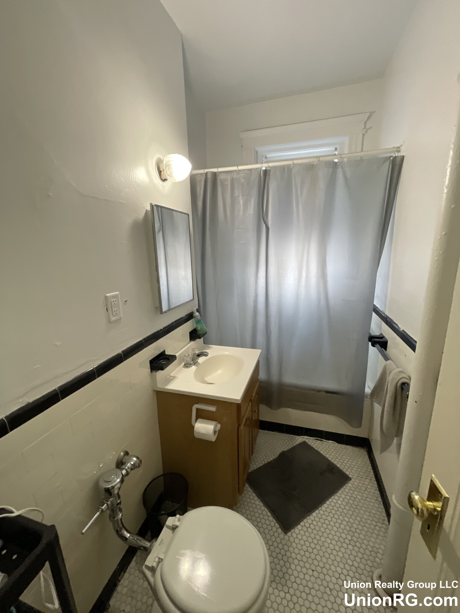 1687 Commonwealth Ave, Brighton