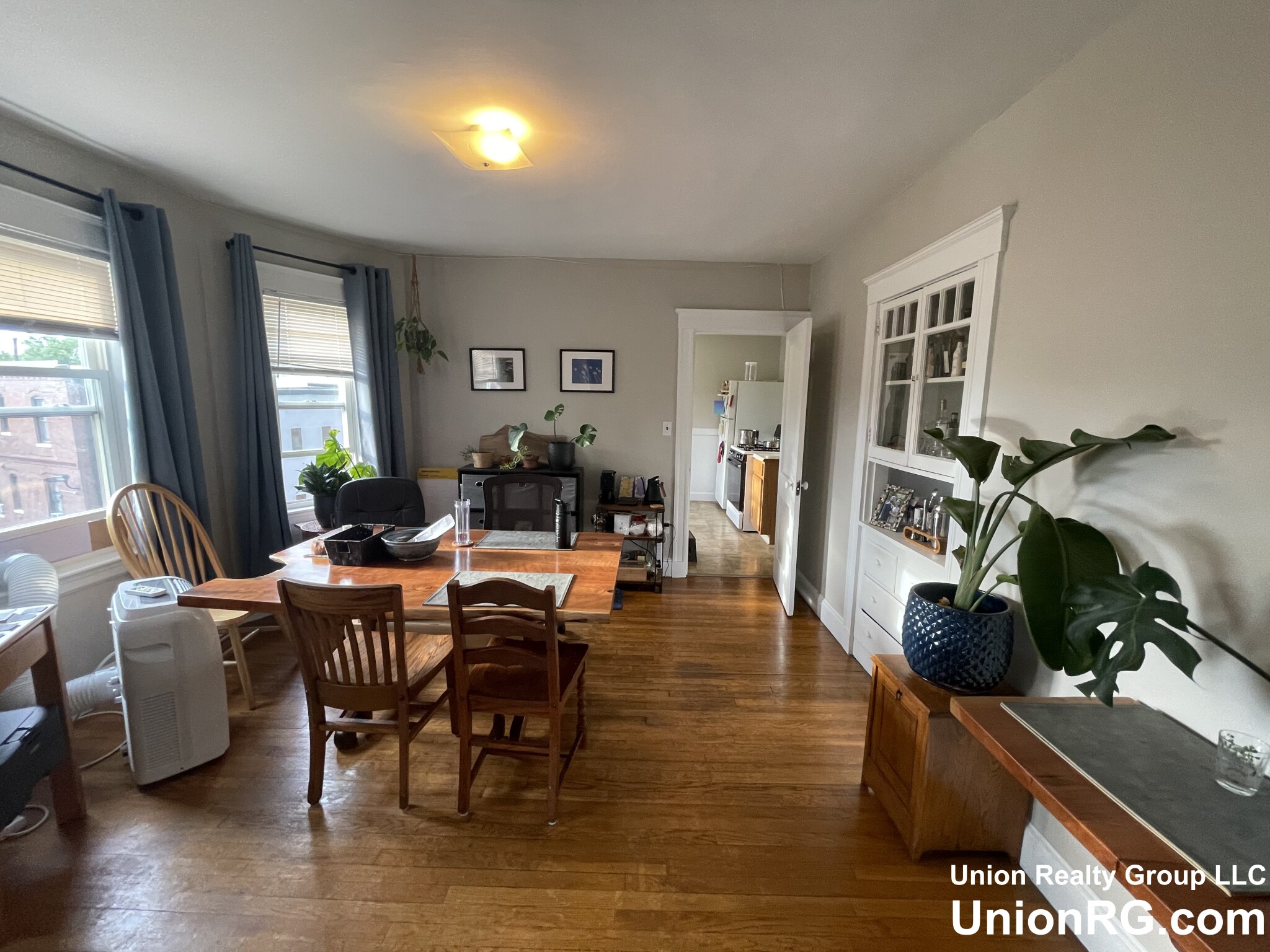 10 Woodside Ave, Jamaica Plain