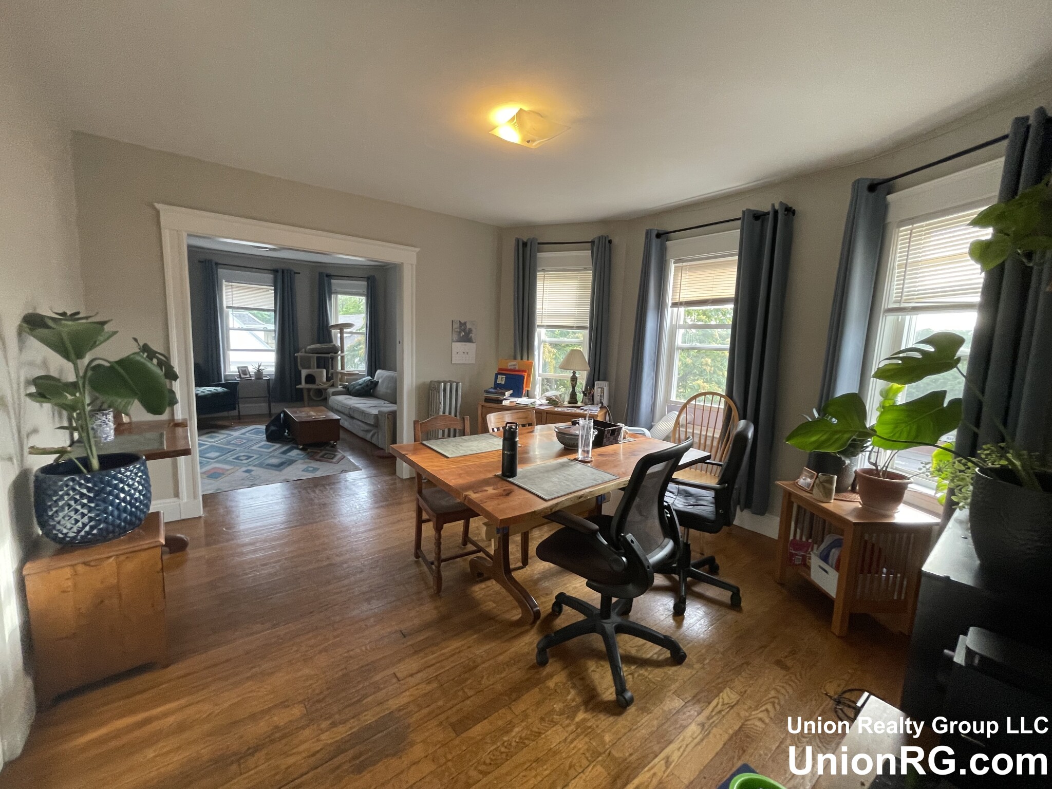 10 Woodside Ave, Jamaica Plain