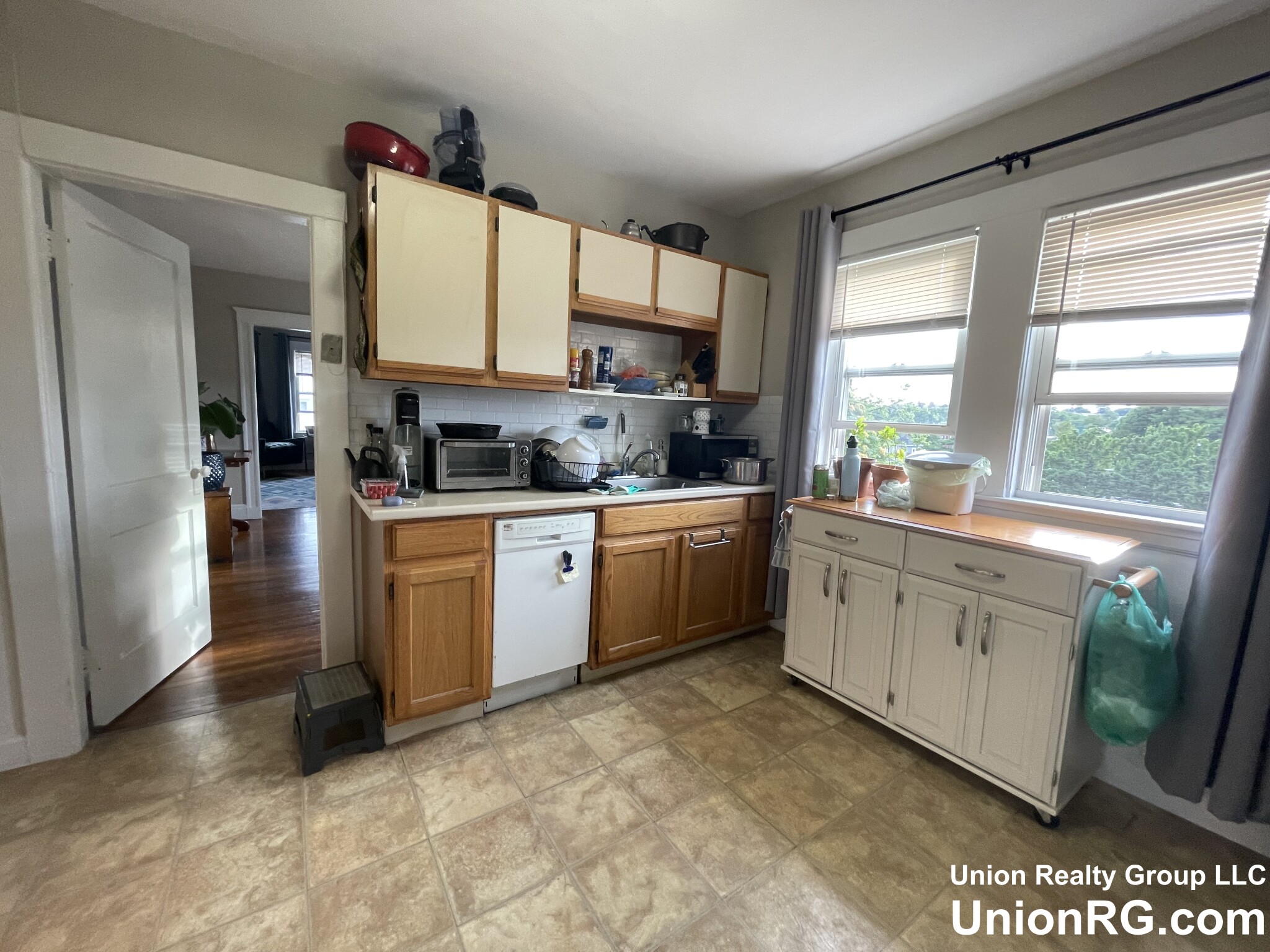 10 Woodside Ave, Jamaica Plain