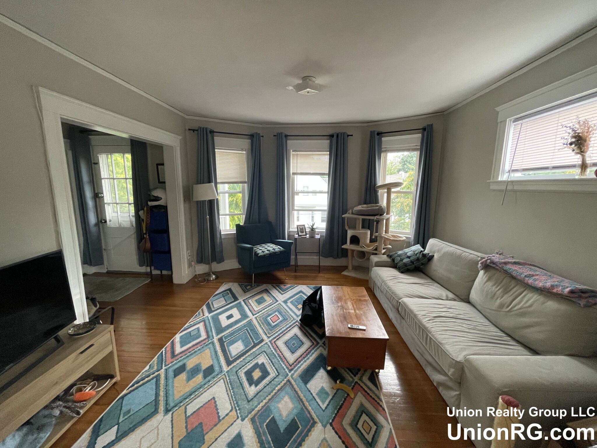 10 Woodside Ave, Jamaica Plain