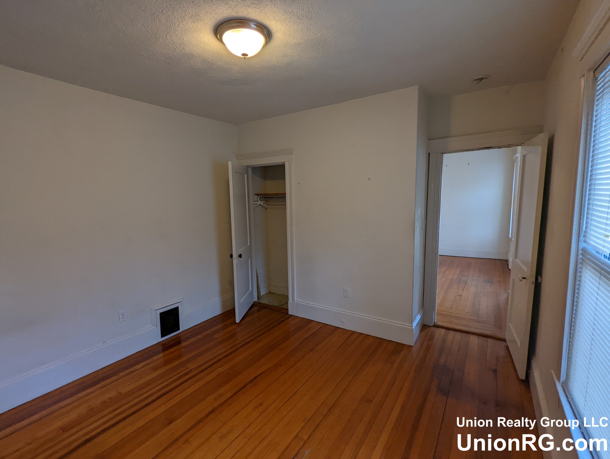 548 Washington St, Brighton