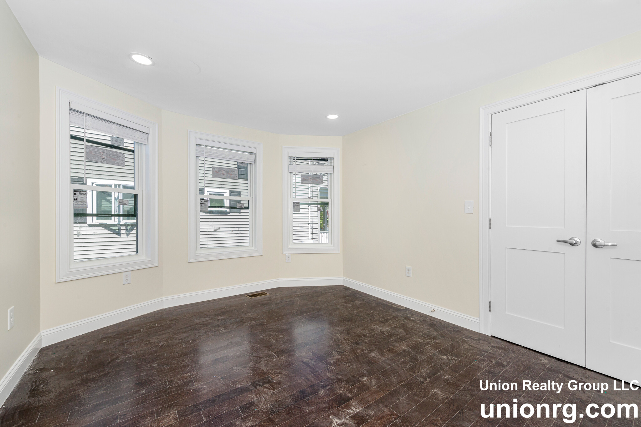 62 Bradbury Ave, Medford