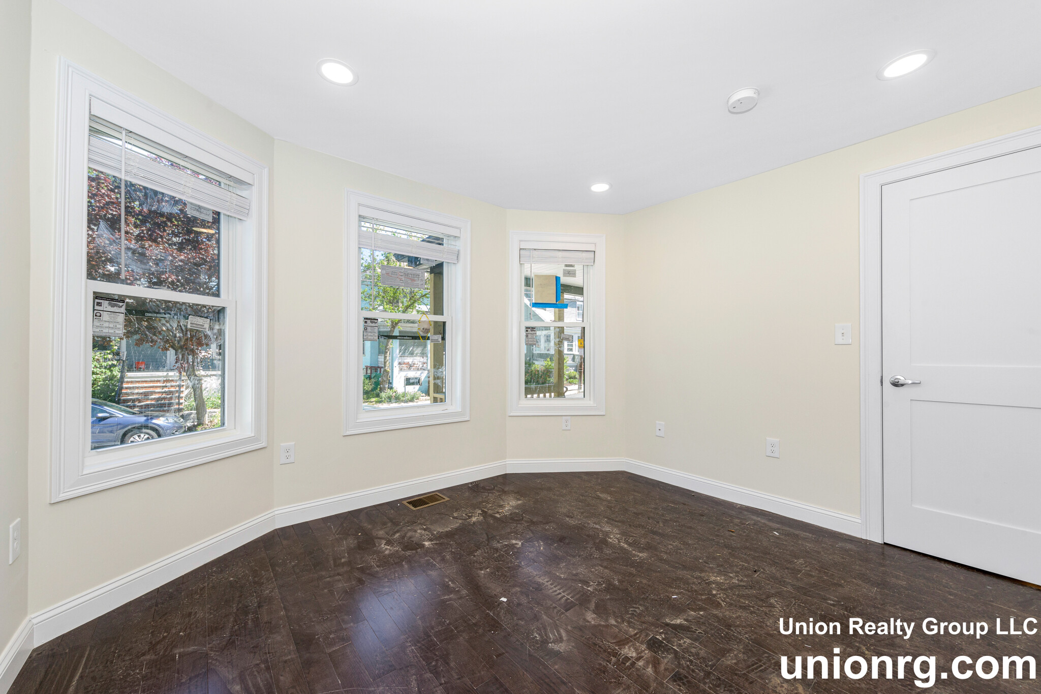 62 Bradbury Ave, Medford