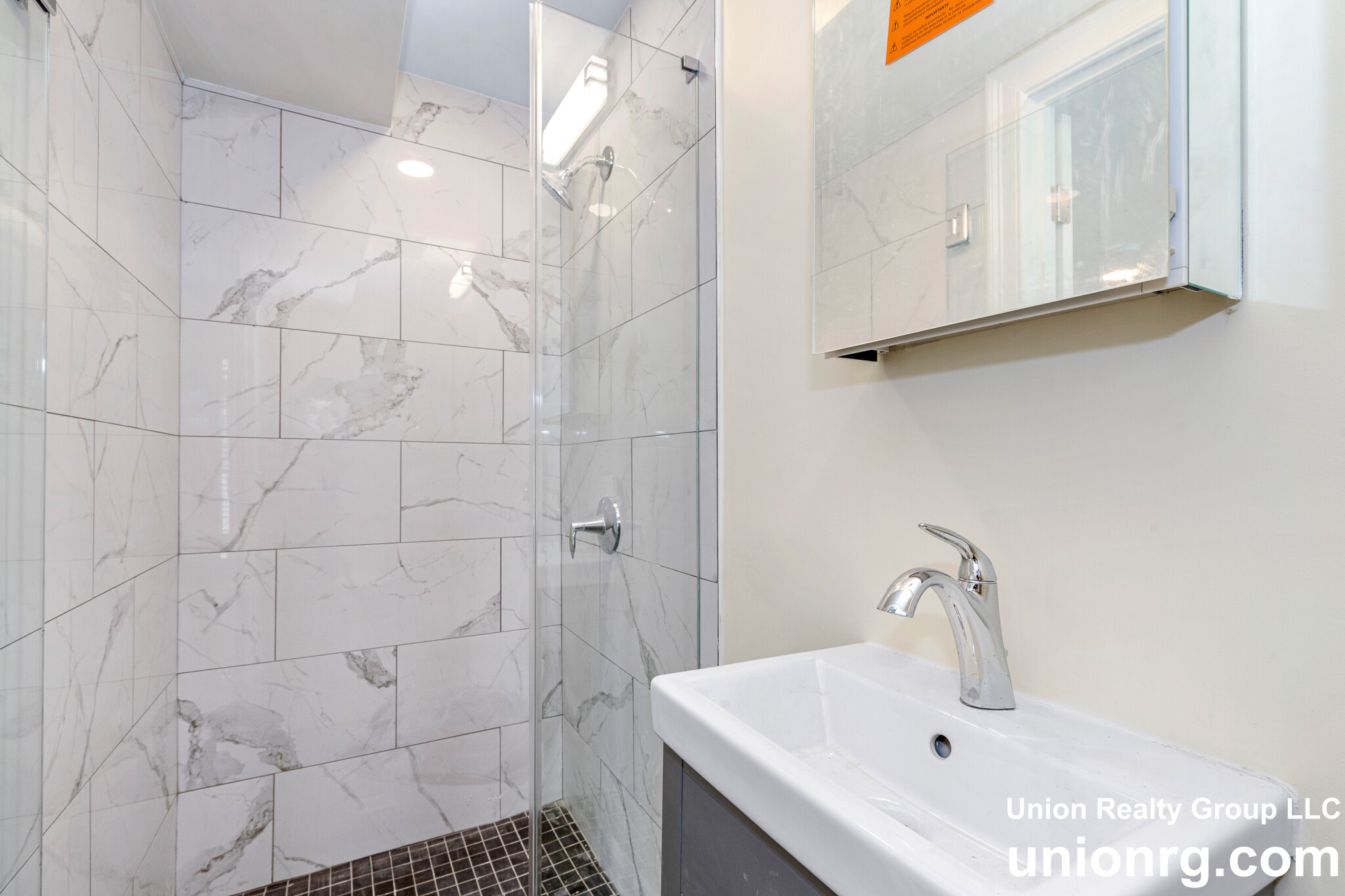 62 Bradbury Ave, Medford