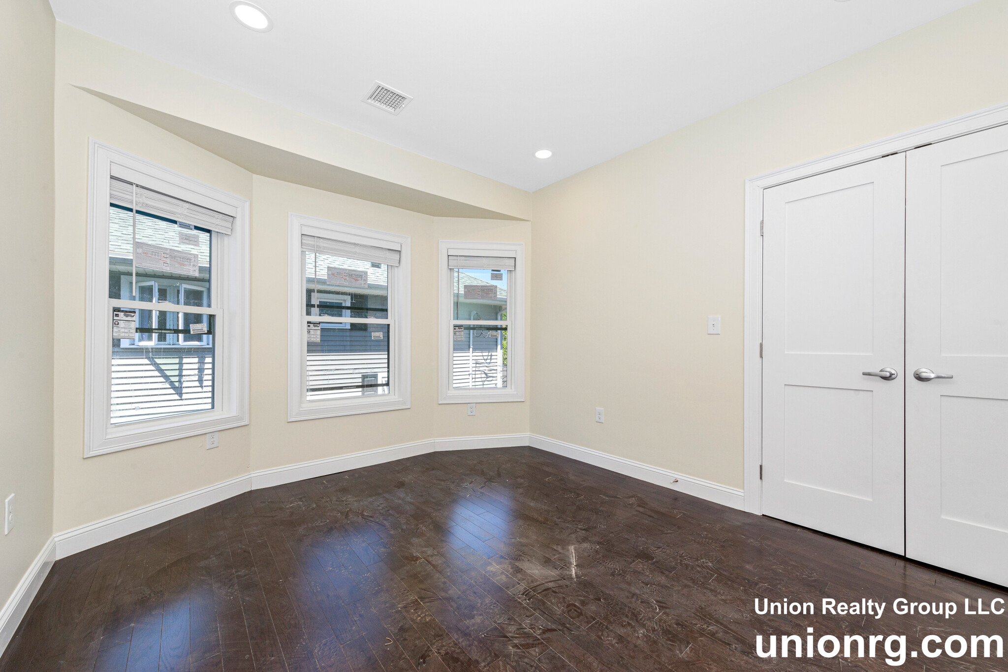 62 Bradbury Ave, Medford