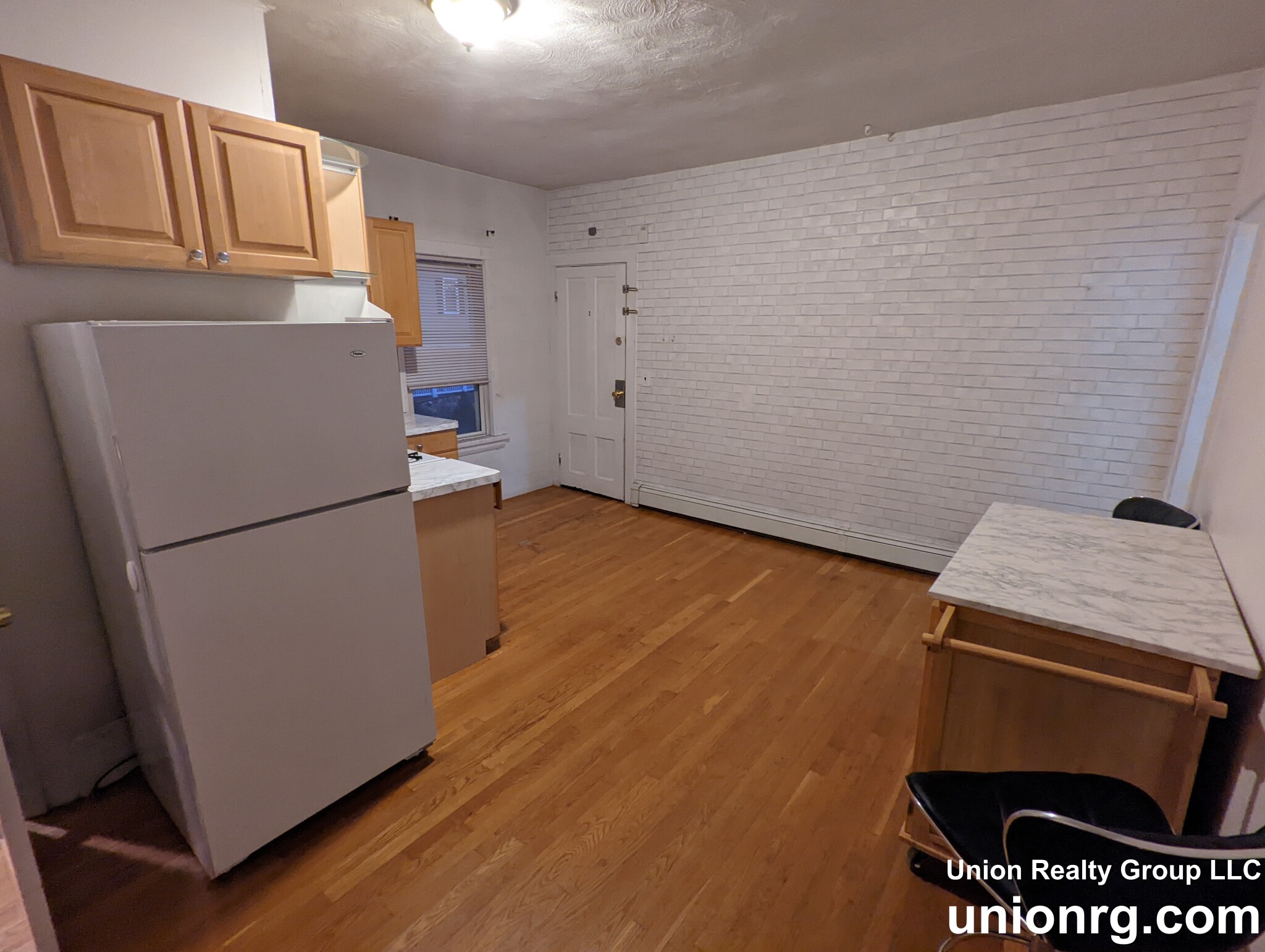 11 Snow St, Brighton