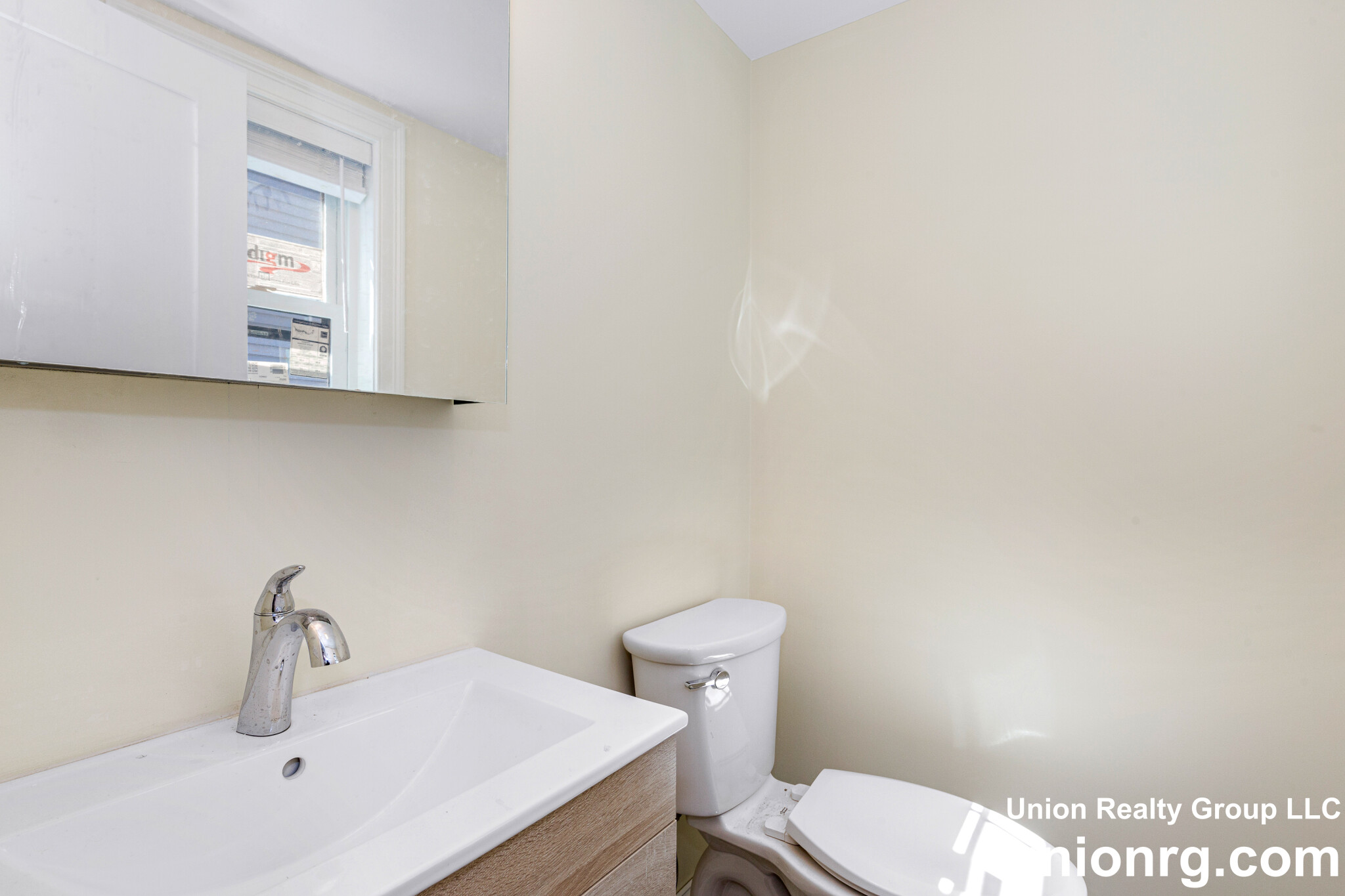 72 Stanley Ave, Medford