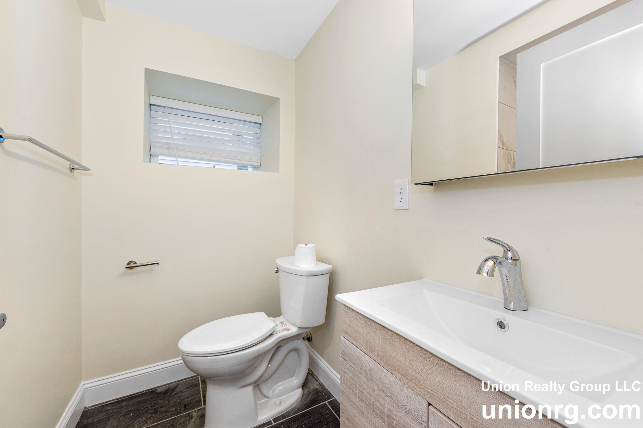 72 Stanley Ave, Medford