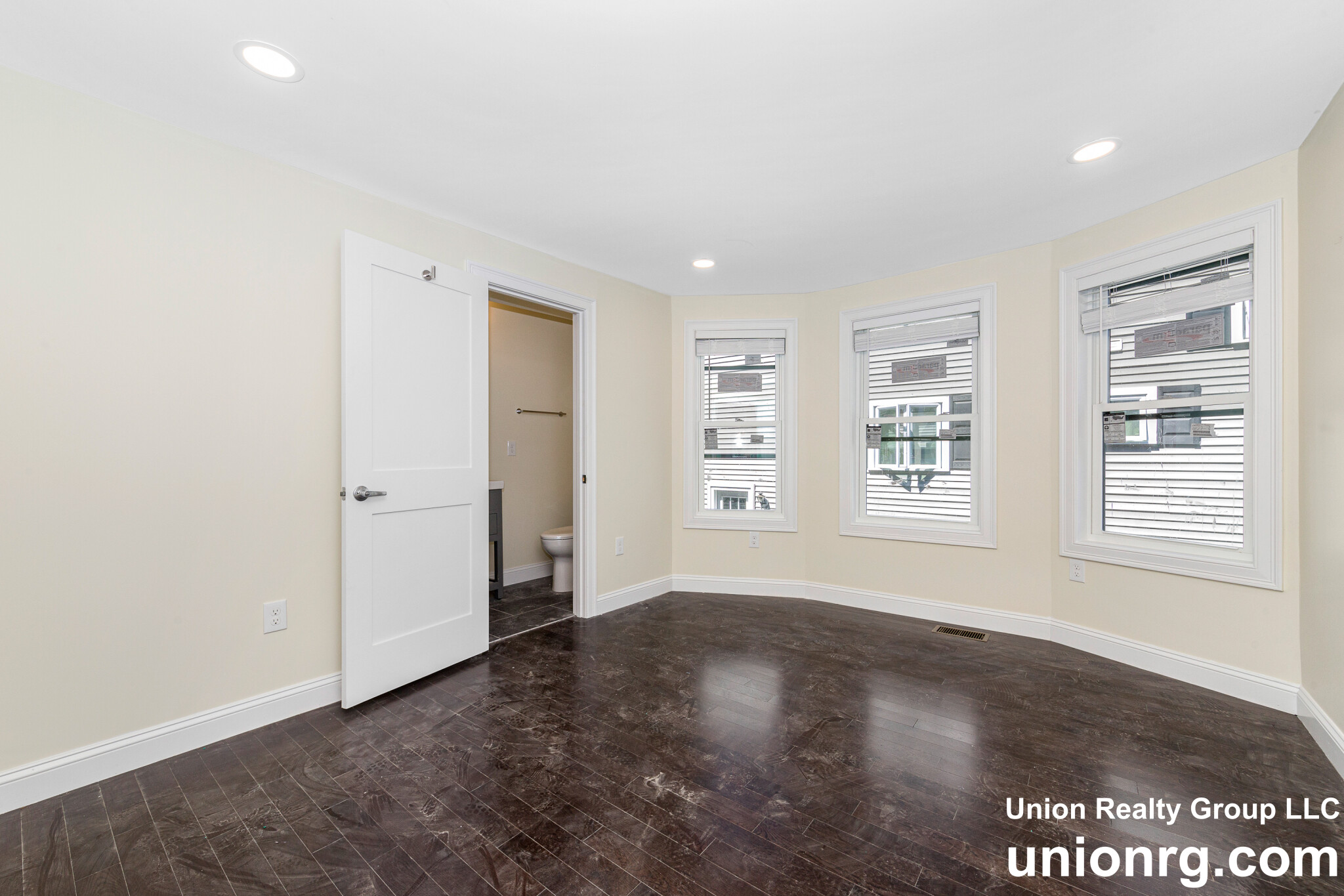 72 Stanley Ave, Medford