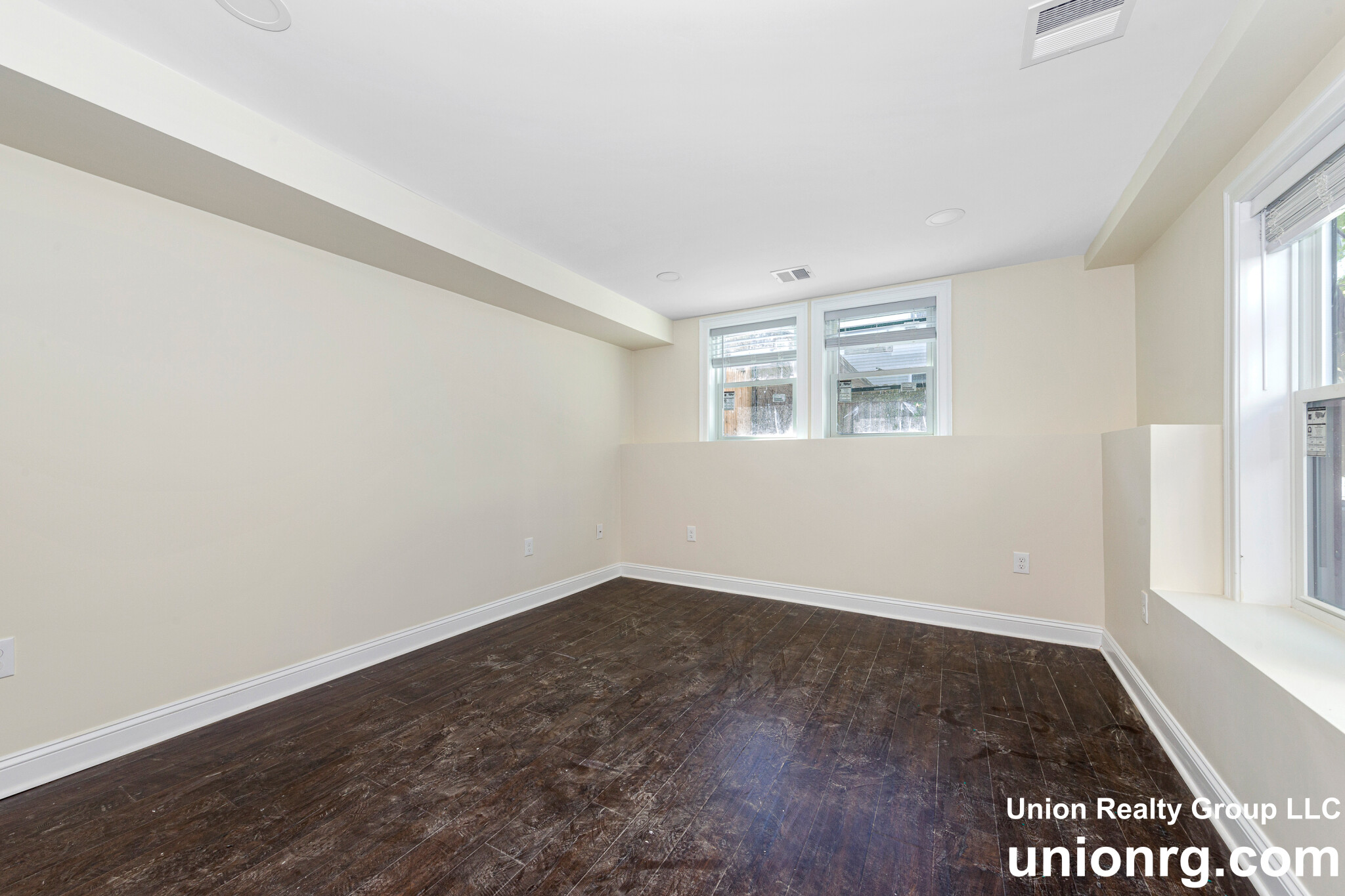 72 Stanley Ave, Medford