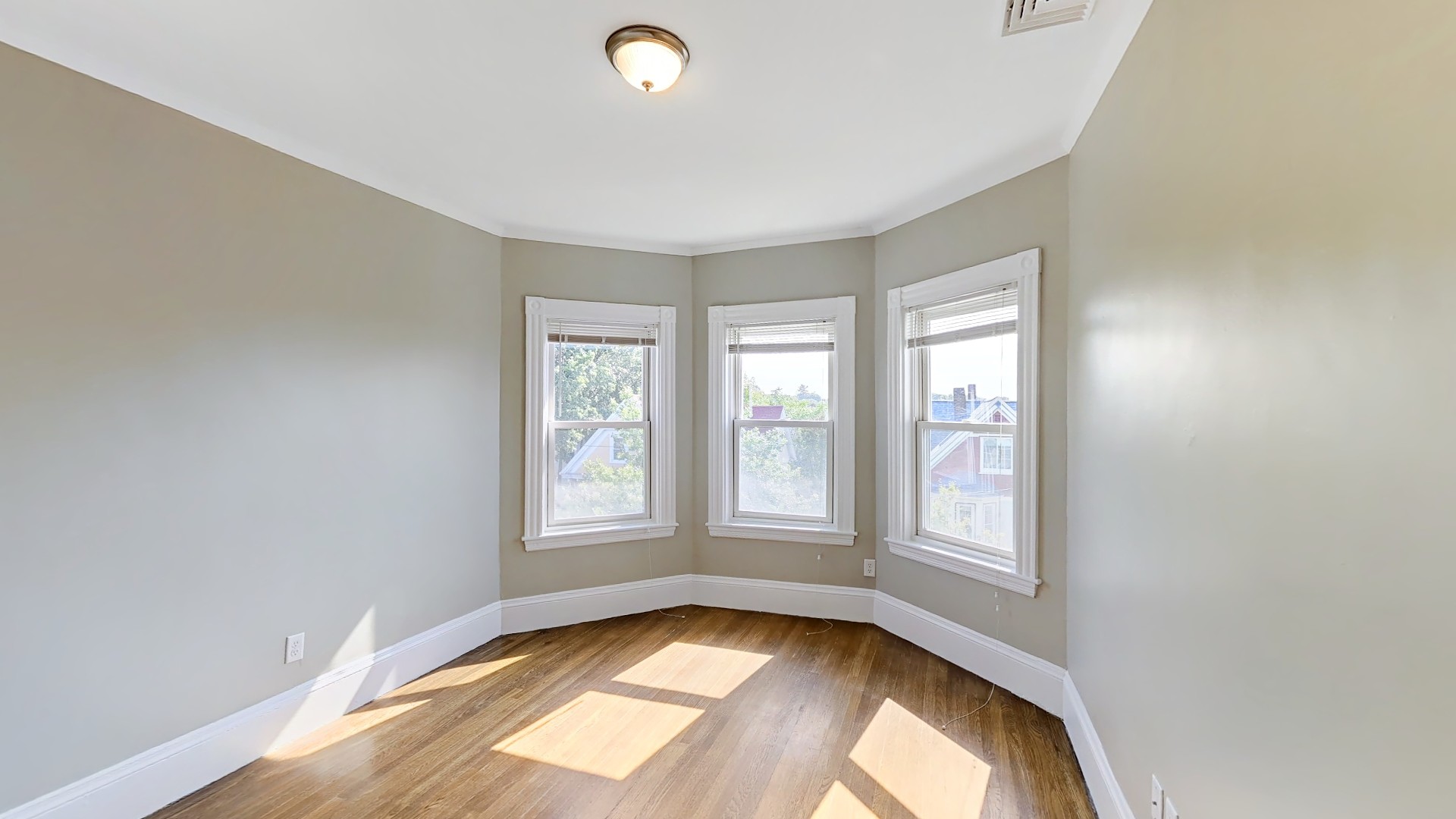 23 Evergreen St, Jamaica Plain