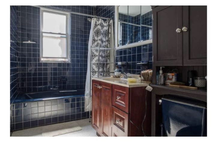 4 bed, 1 bath apartment for rent at 811 Centre St Unit 2, Jamaica Plain — photo 2 of 6