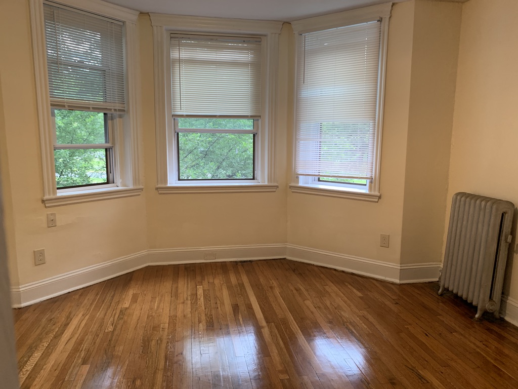 Photos of apartment on Riverway,Boston MA 02115