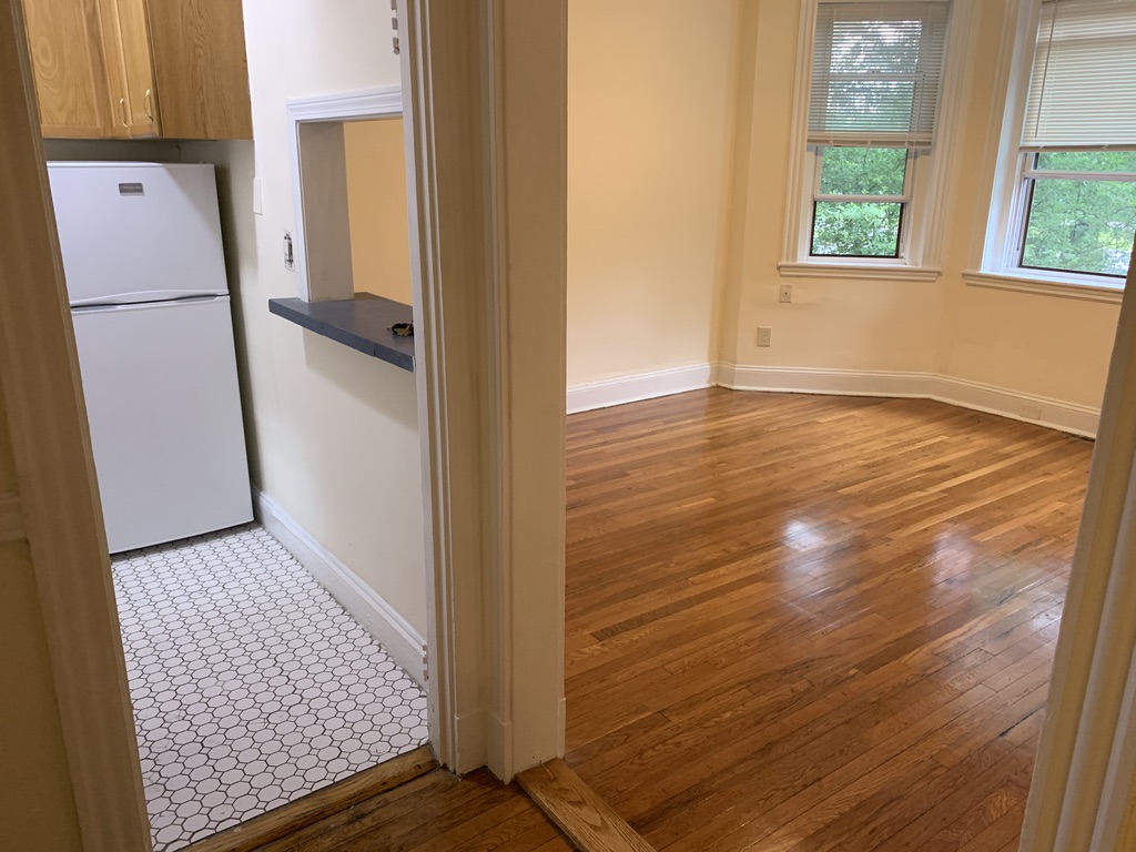 Photos of apartment on Riverway,Boston MA 02115