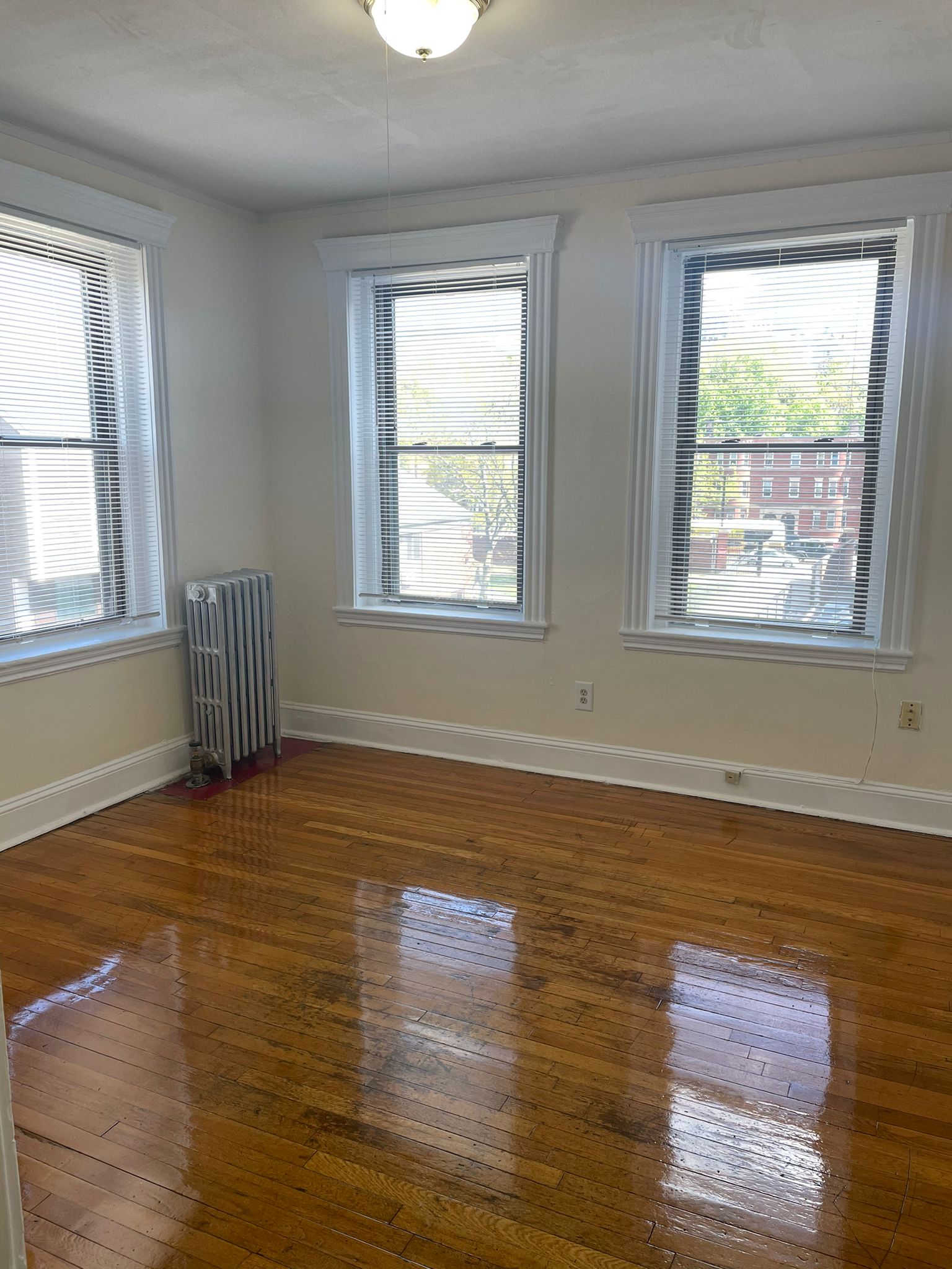 352 Riverway, Mission Hill