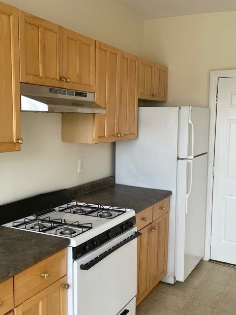 3 bed, 1 bath apartment for rent at 29 Park St Unit 3, Davis Square — photo 8 of 10